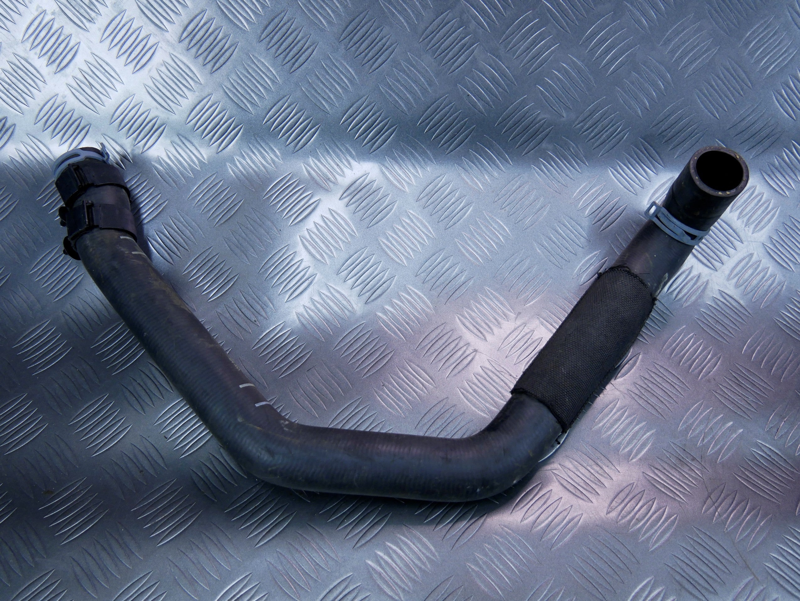 Rura wąż wody 2H0121051A VW AMAROK 2.0 TDI