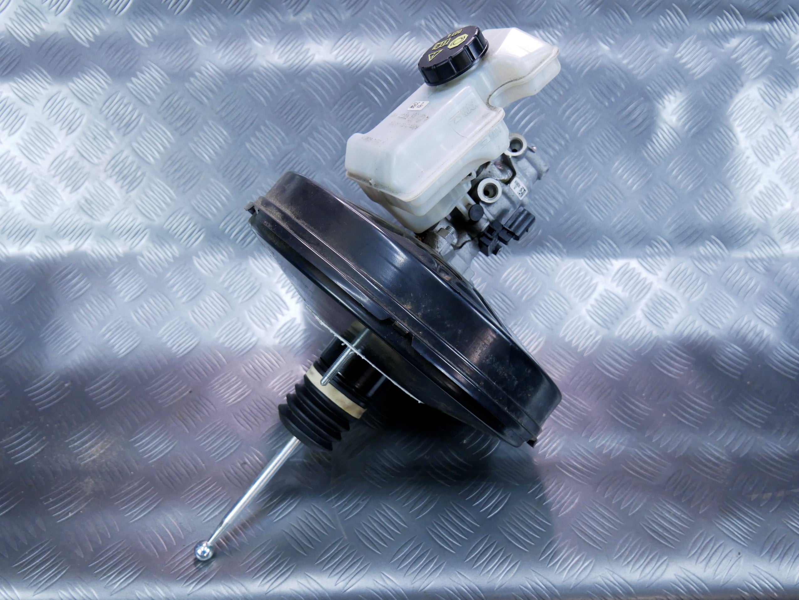 Serwo pompa hamulcowa 5Q1614105CK SKODA SUPERB III