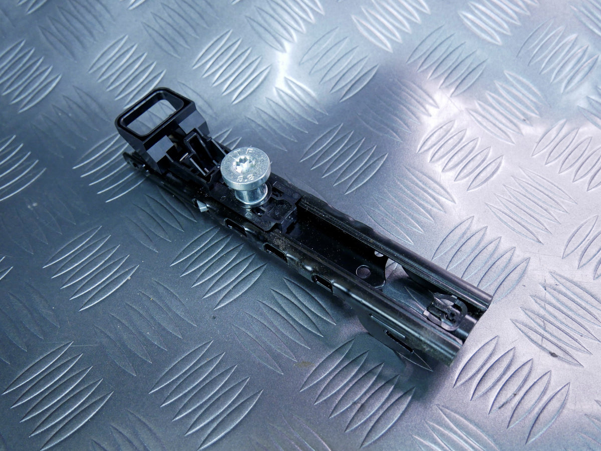 Suwak regulator wysokości pasa 4M0857819 SKODA SUPERB III