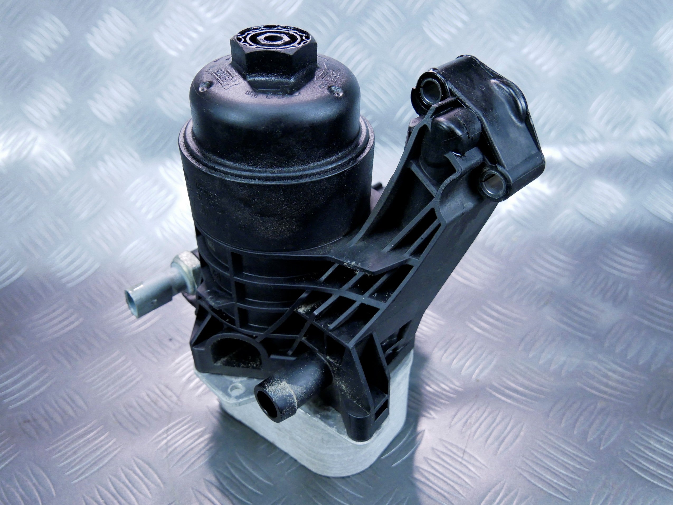 Filtr oleju obudowa podstawa 03N115389T SKODA SUPERB III 2.0 TDI