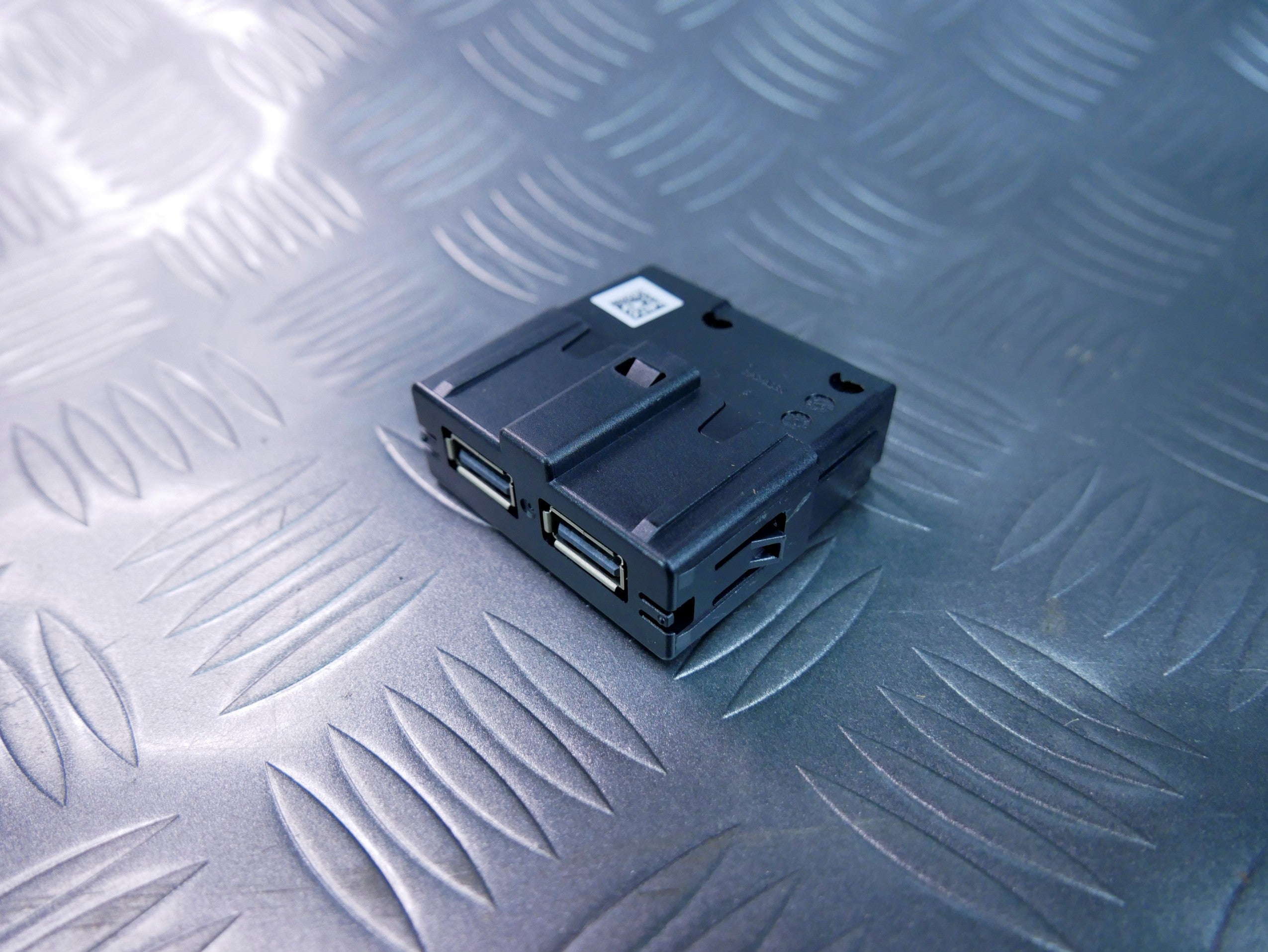 Gniazdo port HUB USB 5Q0035726L SKODA SUPERB III