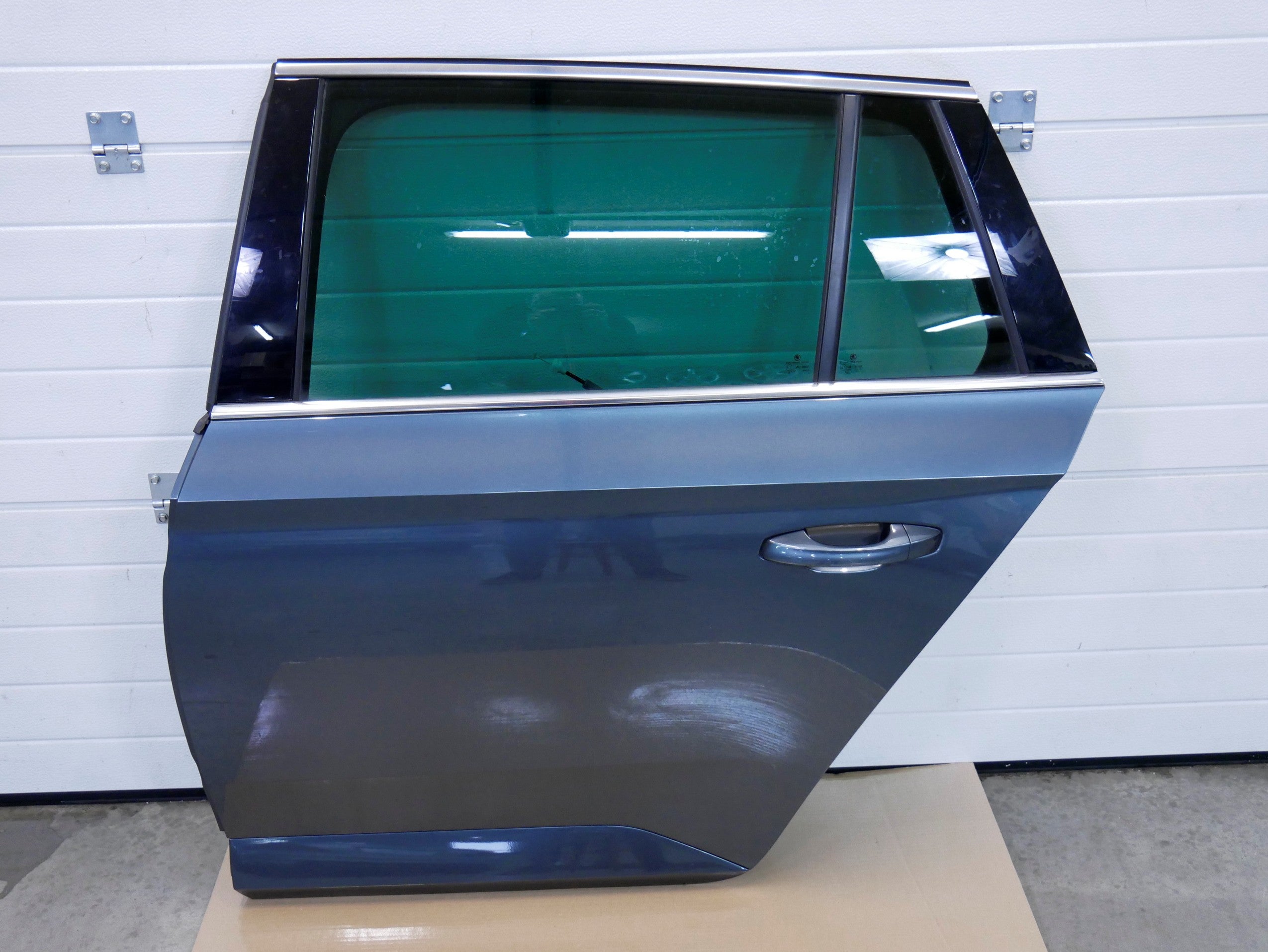 Drzwi tył tylne lewe LF7Y SKODA SUPERB III KOMBI 3V9