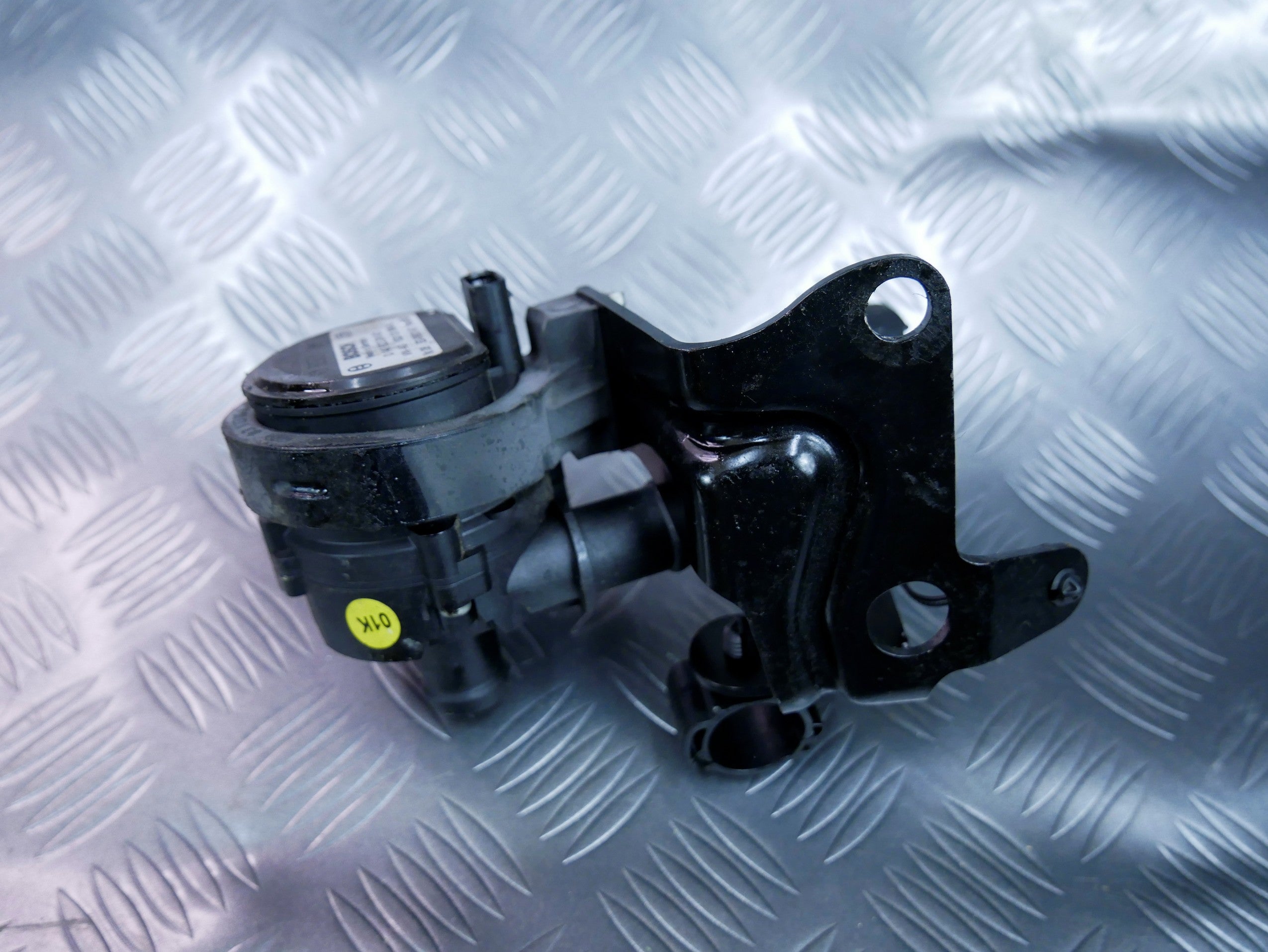 Dodatkowa pompa wody 5Q0199599AL VW SPORTSVAN 2.0 TDI
