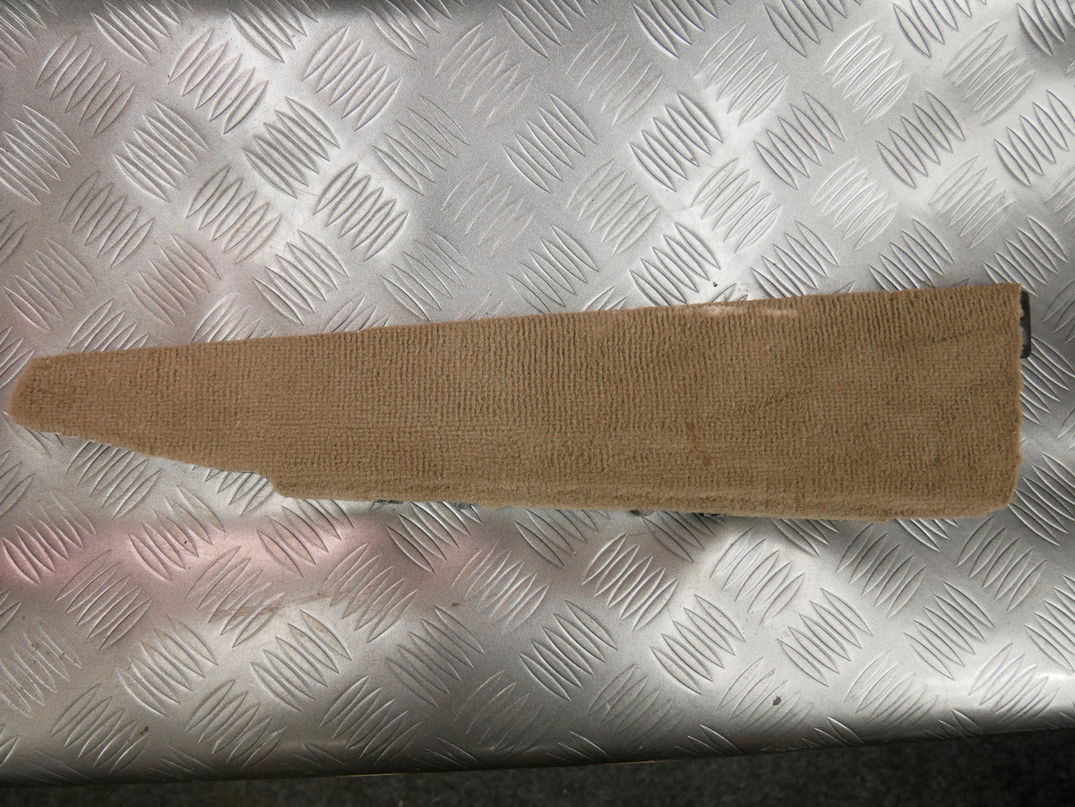 Osłona pod fotel lewa beżowa 4L0881471 AUDI Q7 LIFT