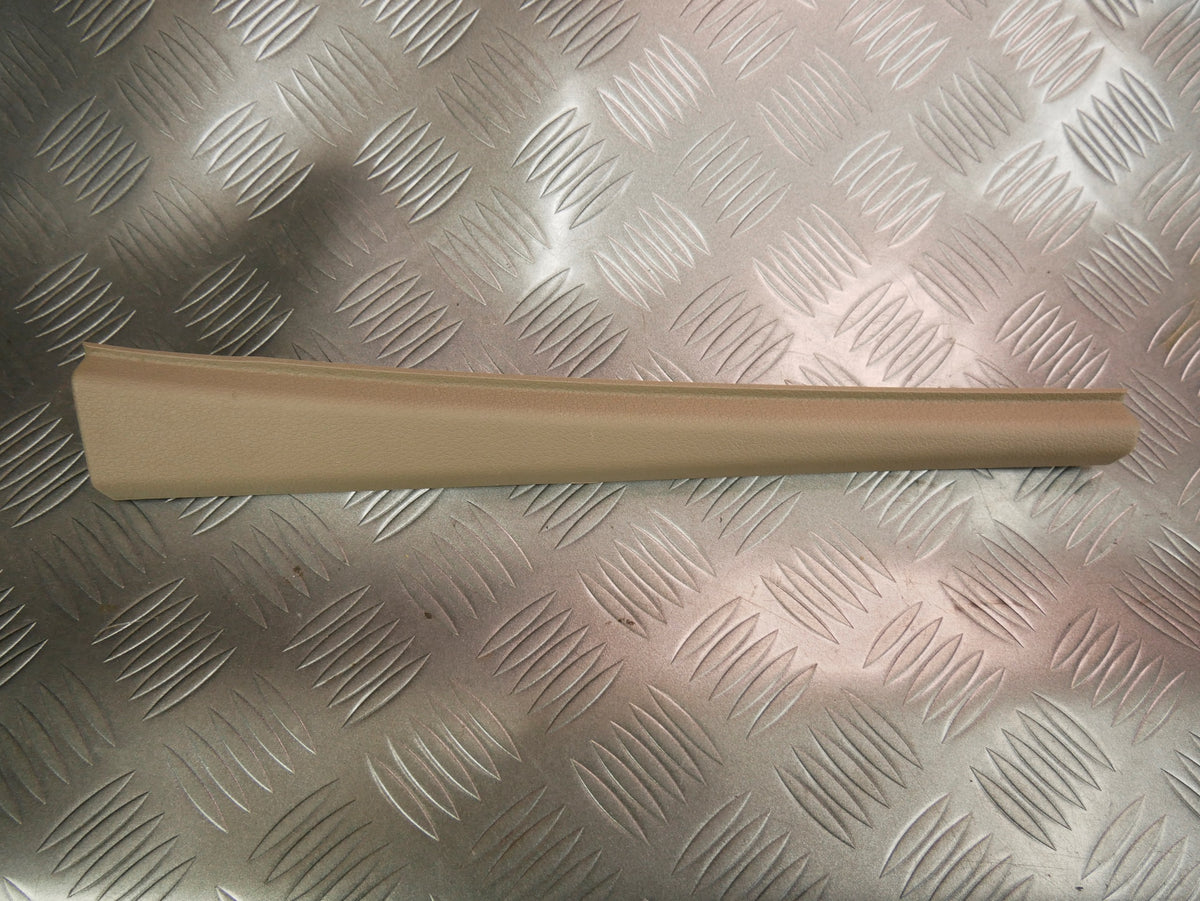 Listwa słupka beżowa prawa 4L0868204A AUDI Q7 4L0