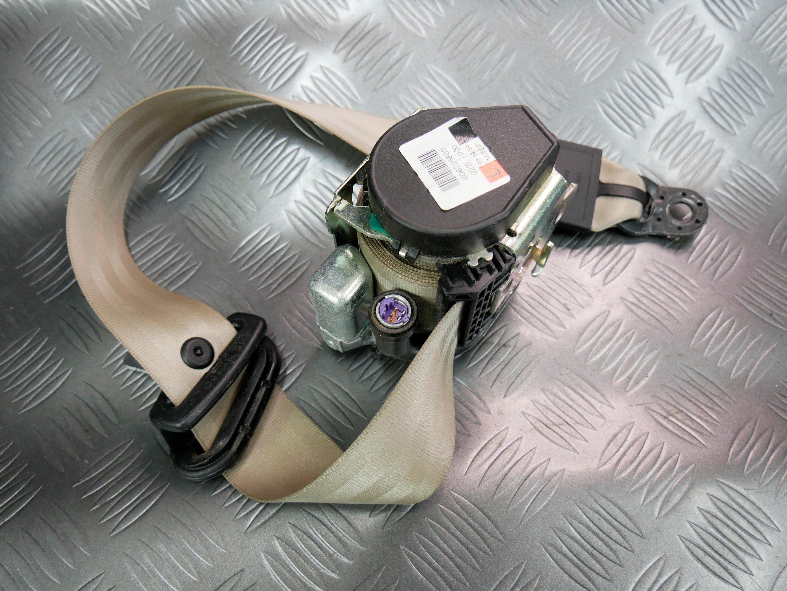 Pas tył tylny lewy beżowy 4L0857805H AUDI Q7 4L LIFT