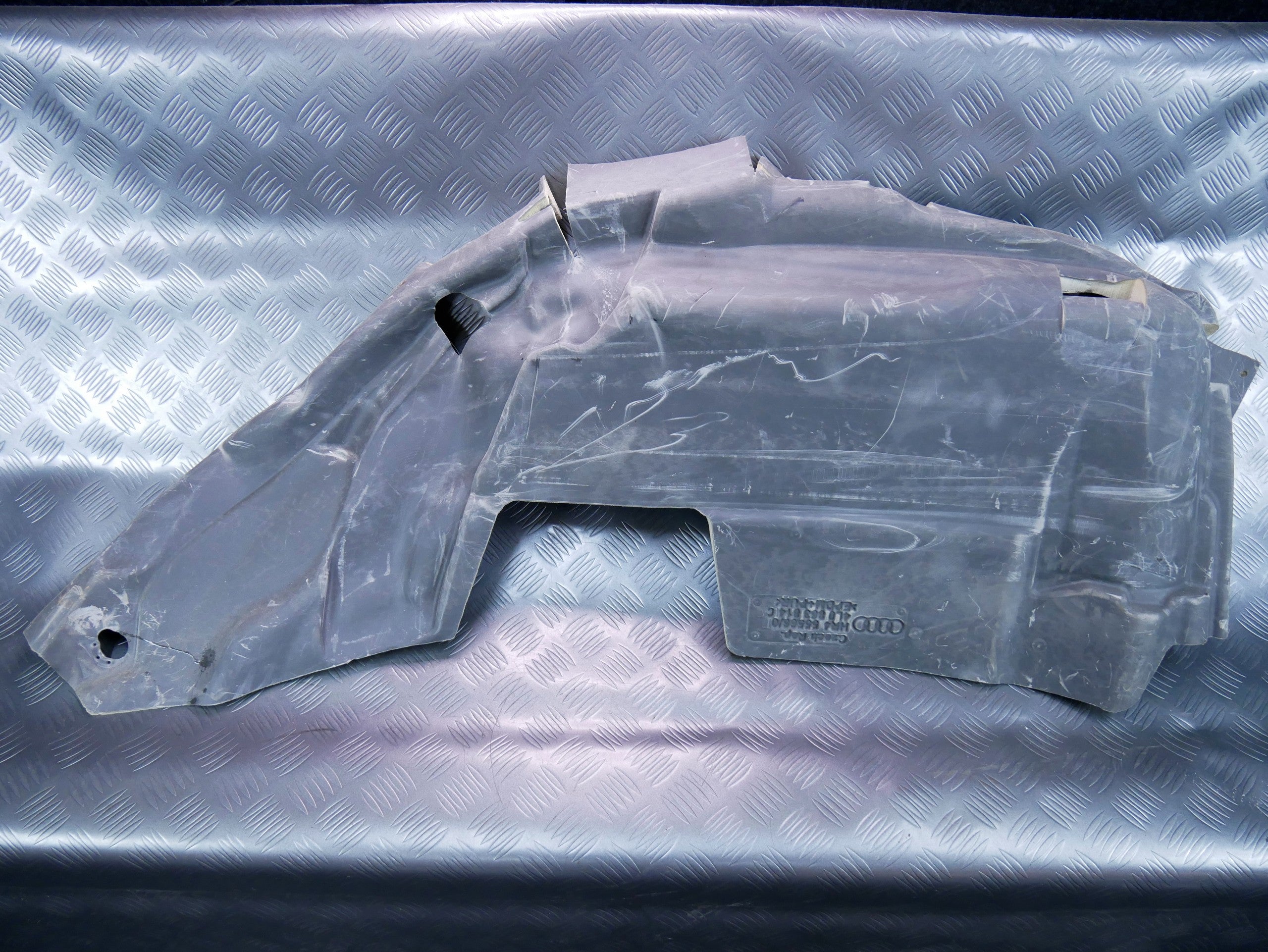 Pianka wygłuszenie błotnika tył prawe 4L0863814C AUDI Q7 4L LIFT