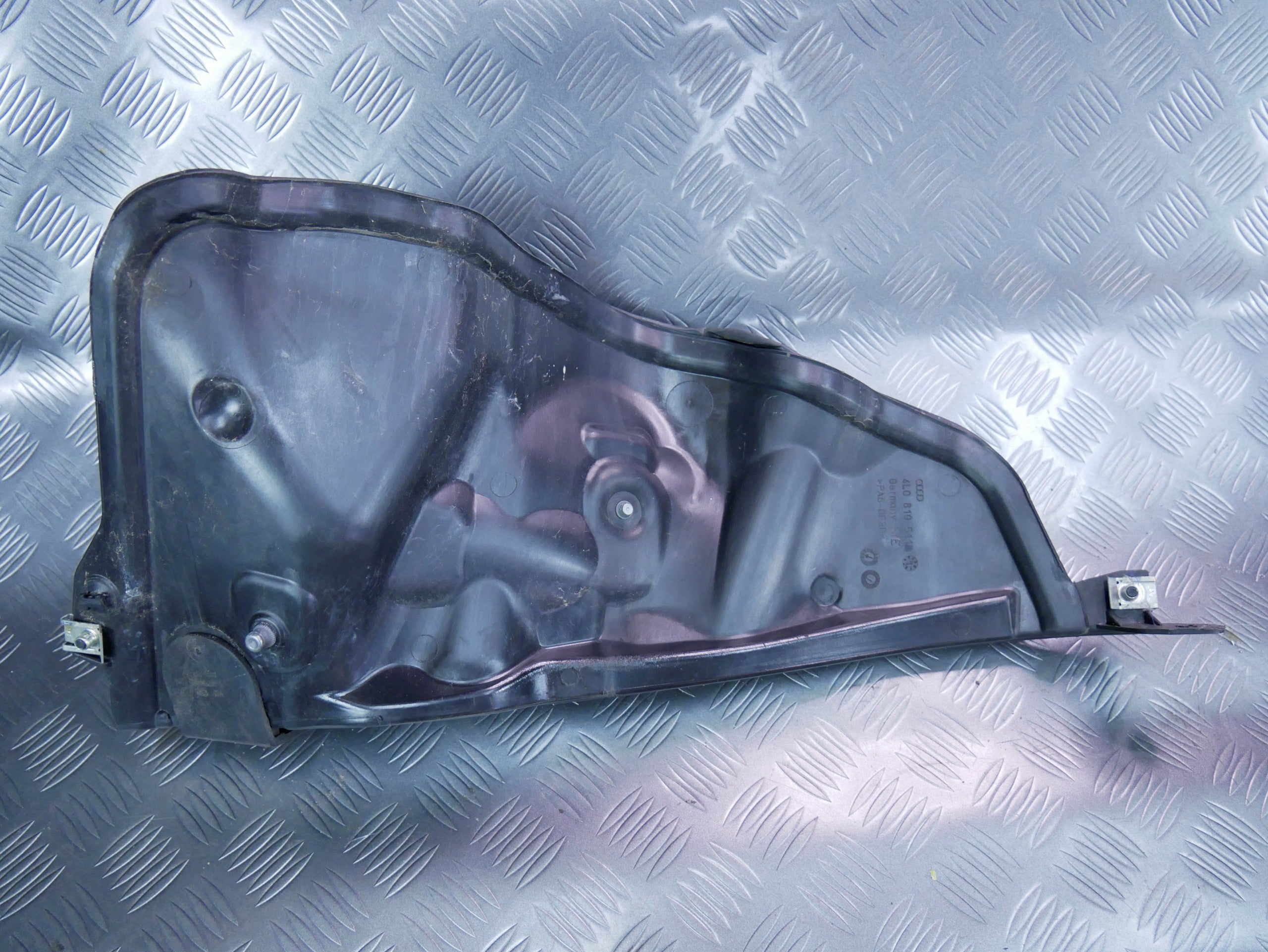 Rynna podszybia lewa 4L0819511 AUDI Q7 4L LIFT