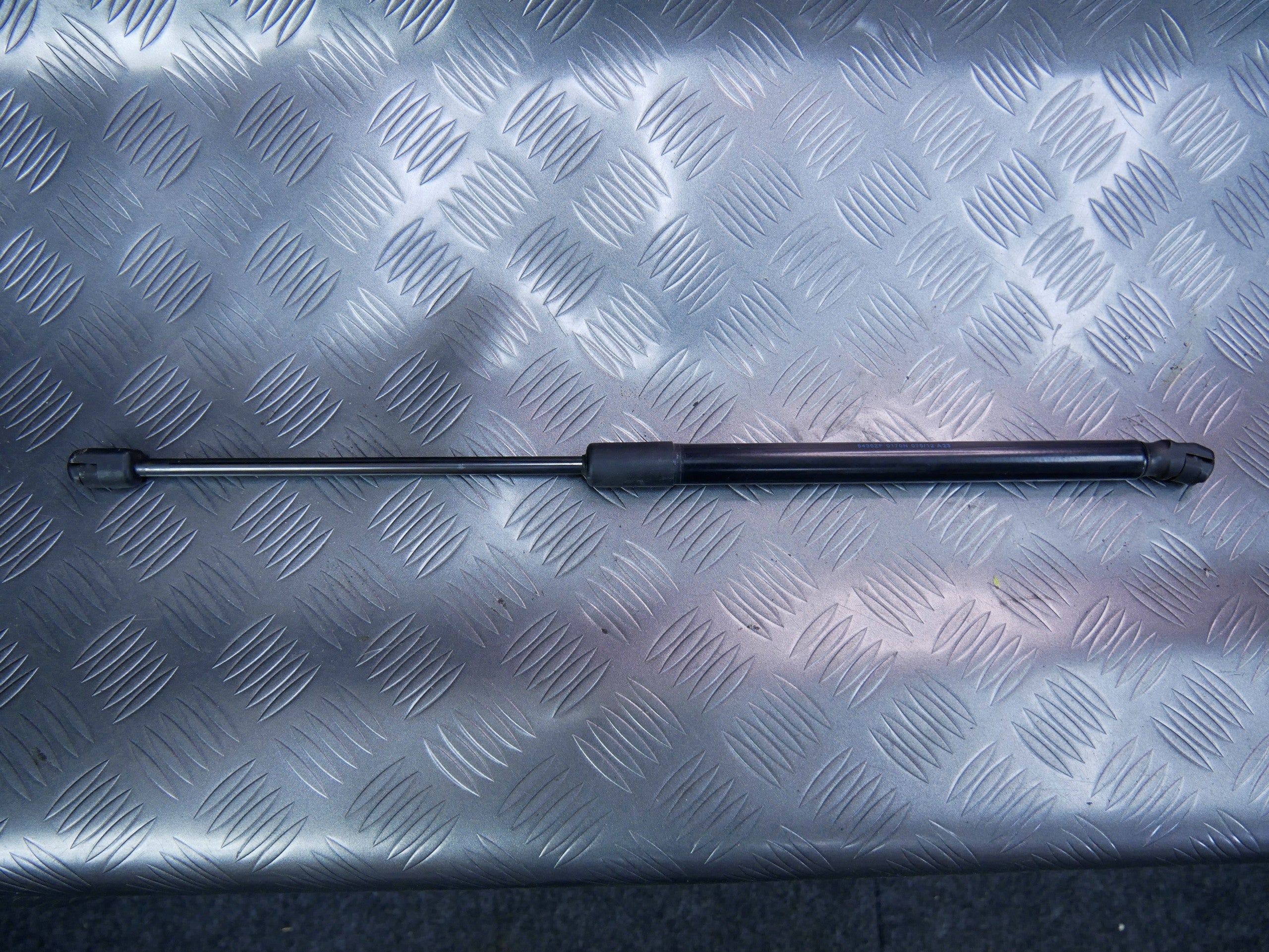 Oryginalny siłownik teleskop maski 4L0823359 AUDI Q7 4L LIFT