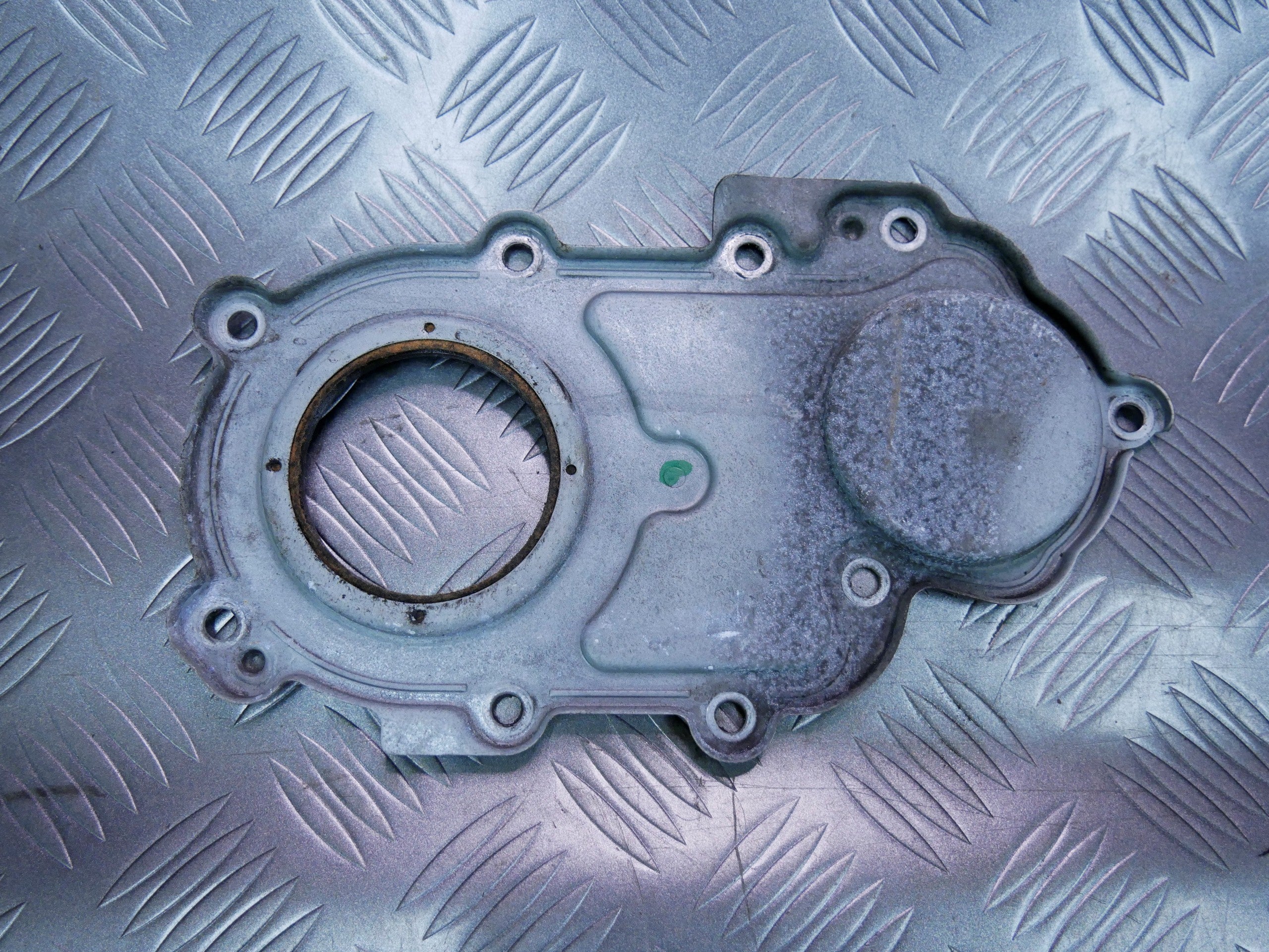 Osłona pokrywa uszczelniacz wału 06E103153E AUDI Q7 3.0 TFSI