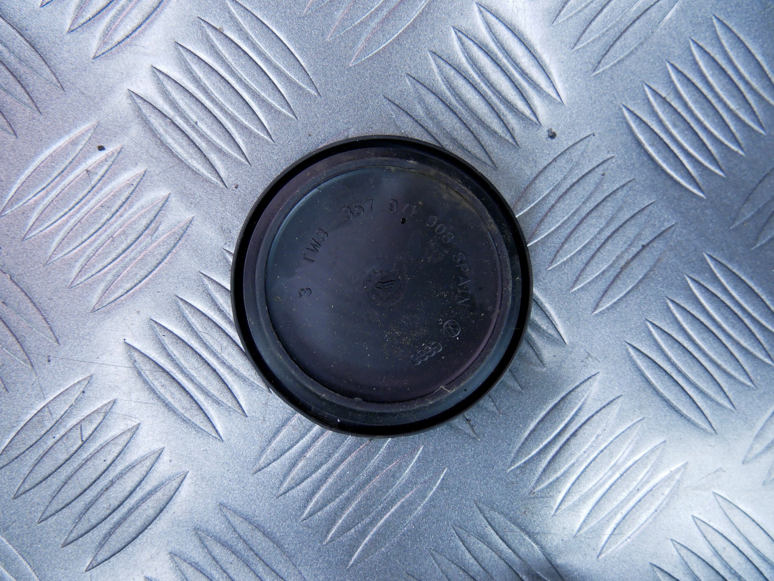 Zaślepka osłona drzwi 357971908 AUDI Q7 4L LIFT