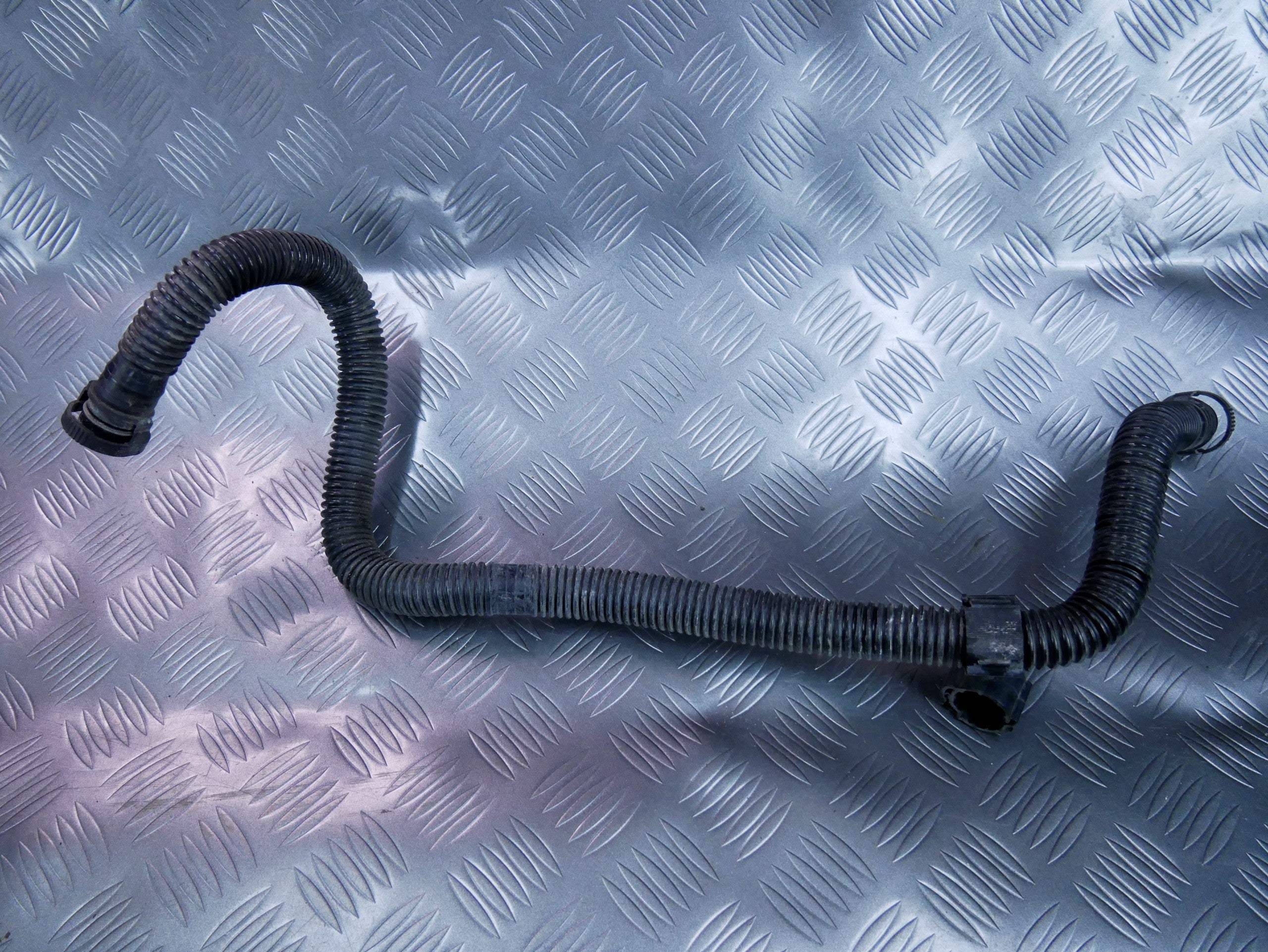 Przewód podciśnienia 7L0131625E AUDI Q7 4L 3.0 TFSI