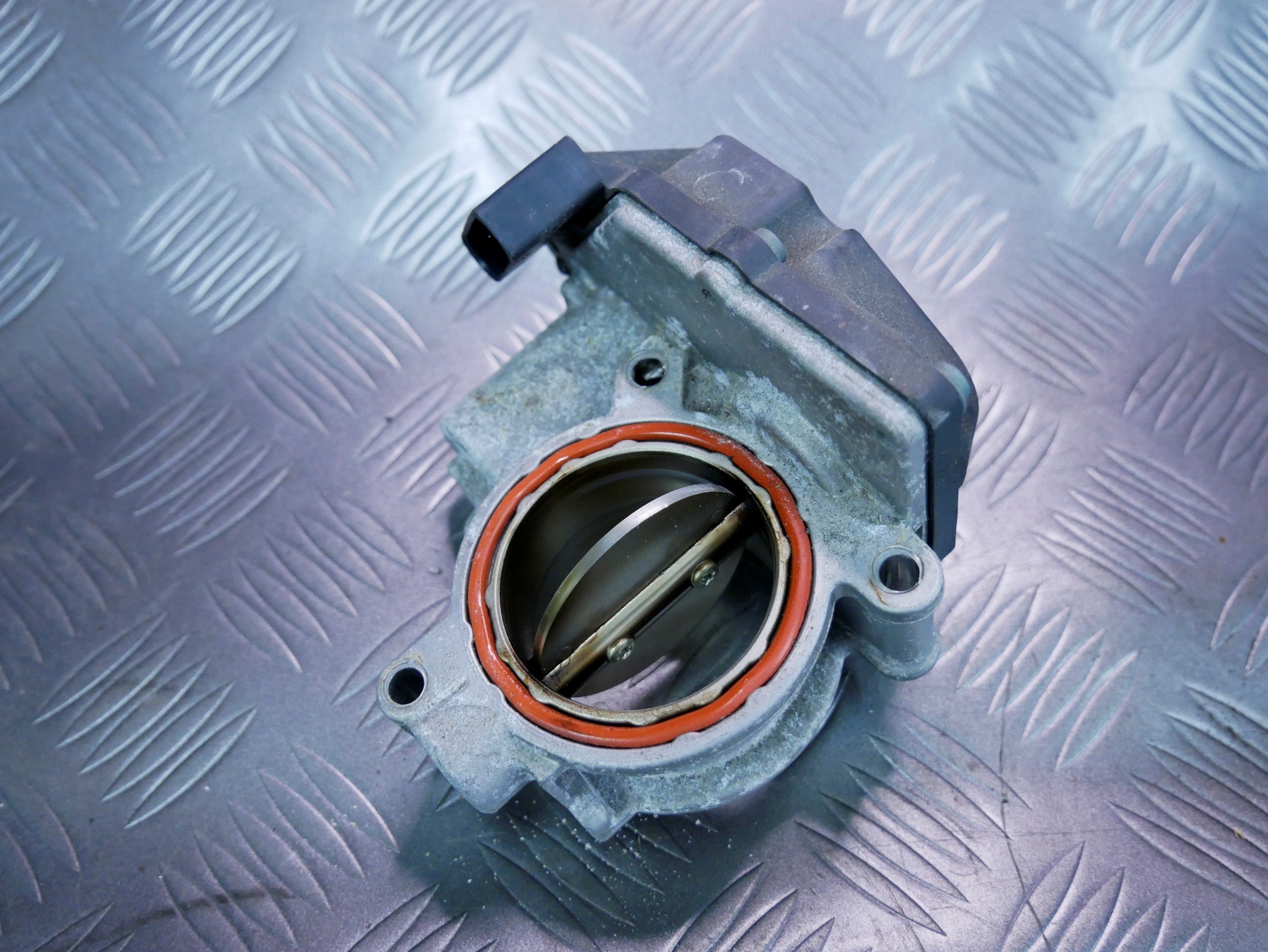 Przepustnica 057128063G AUDI Q7 4L LIFT 3.0 TFSI