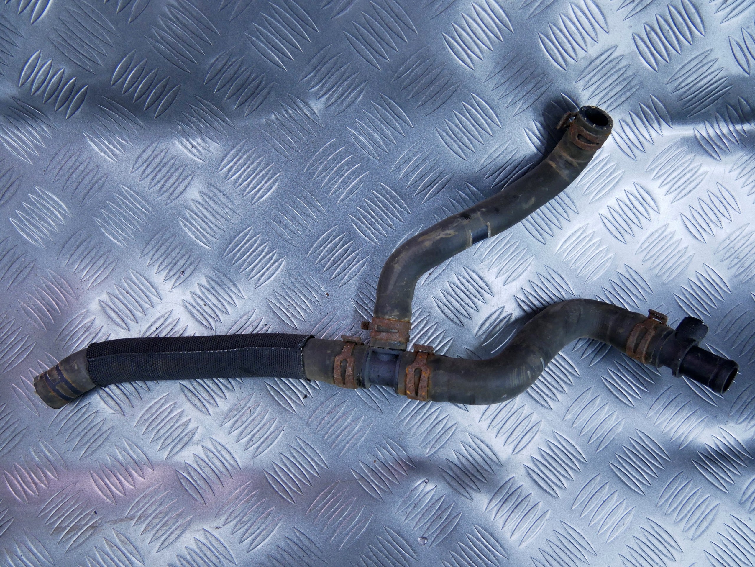 Rura wąż wody 7L8121070AE AUDI Q7 4L 3.0 TFSI