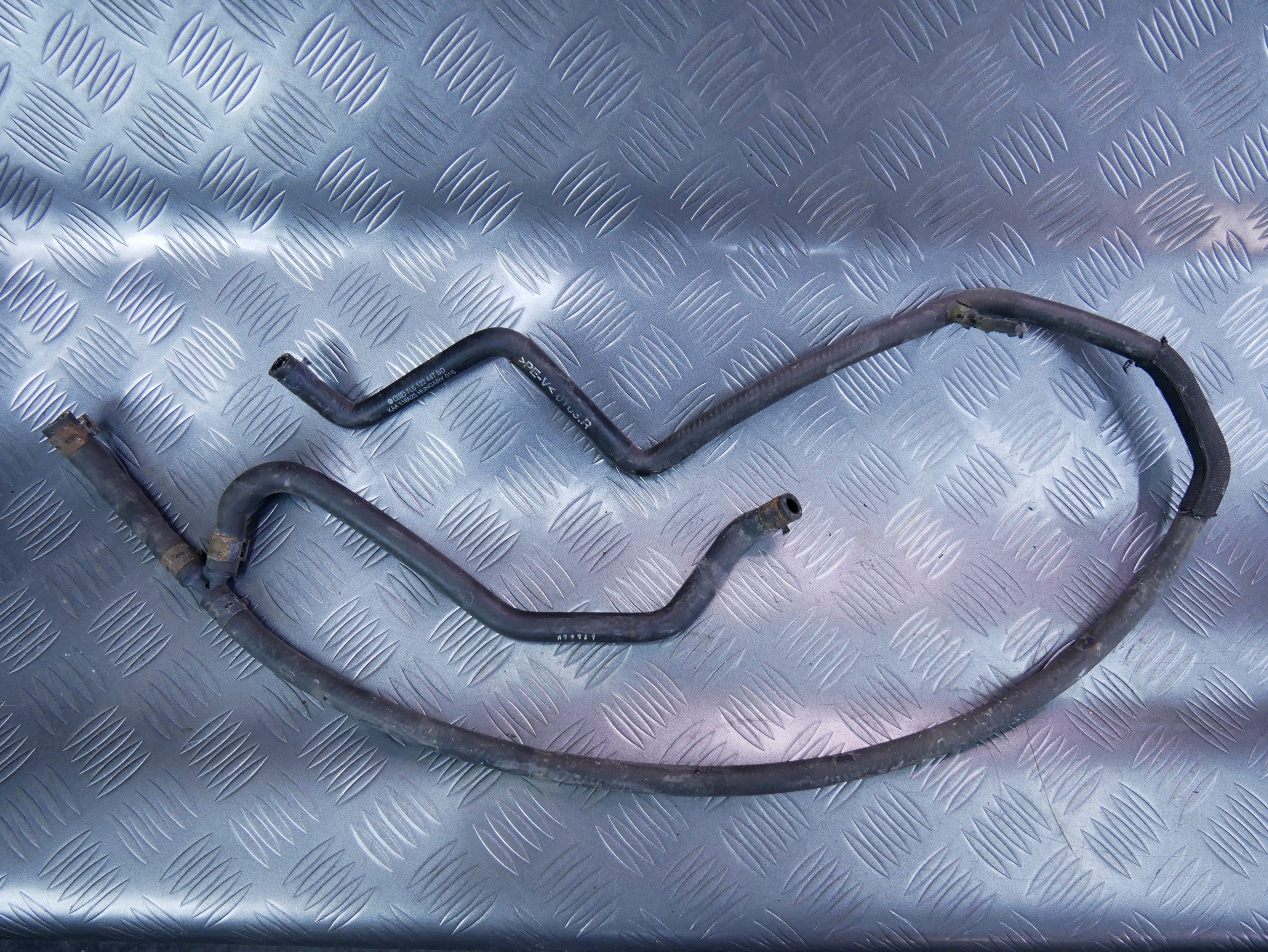 Rura wąż wody 7L6122447BD AUDI Q7 4L 3.0 TFSI