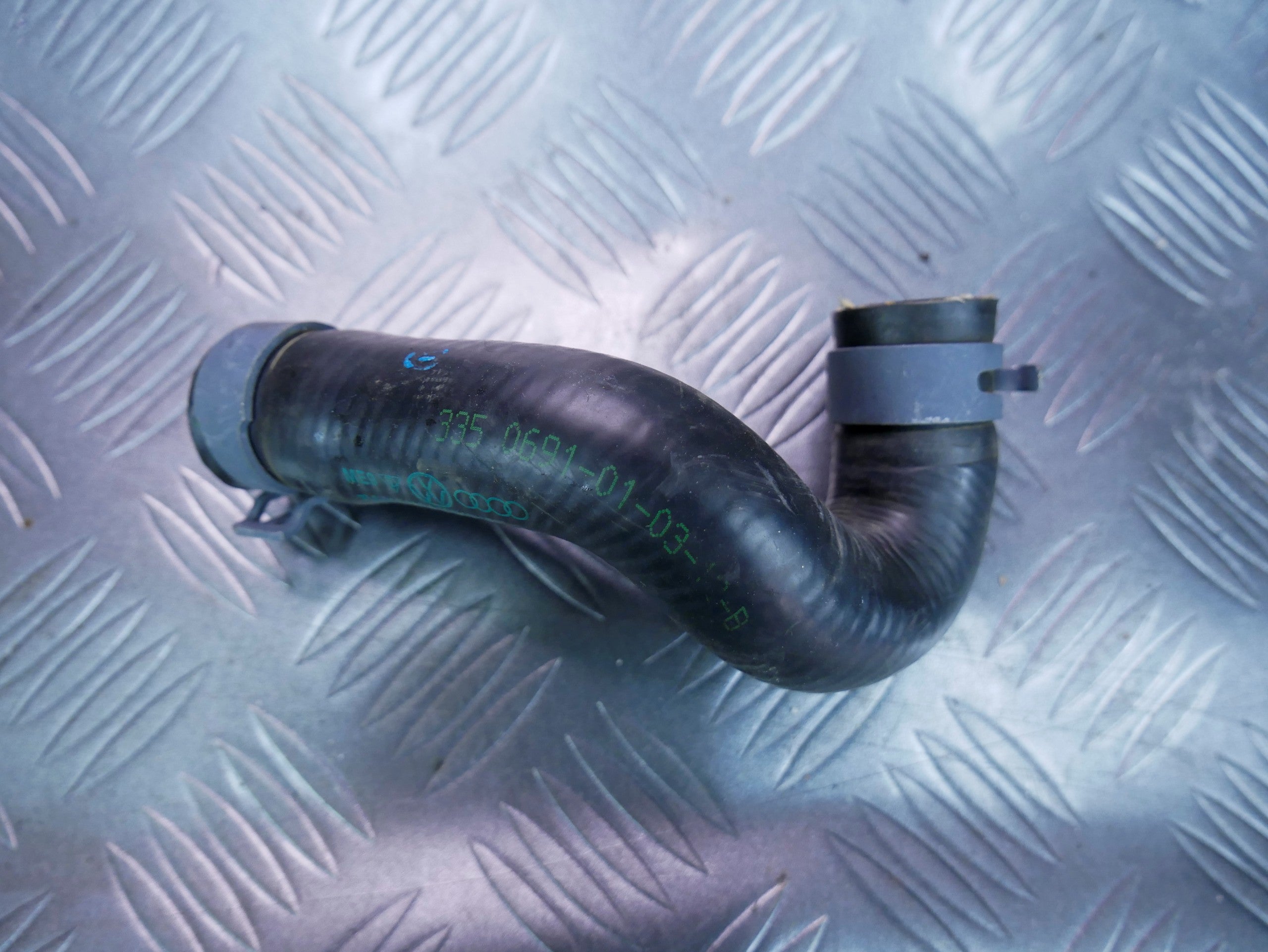 Rura wąż wody 7L0819308A AUDI Q7 4L 3.0 TFSI