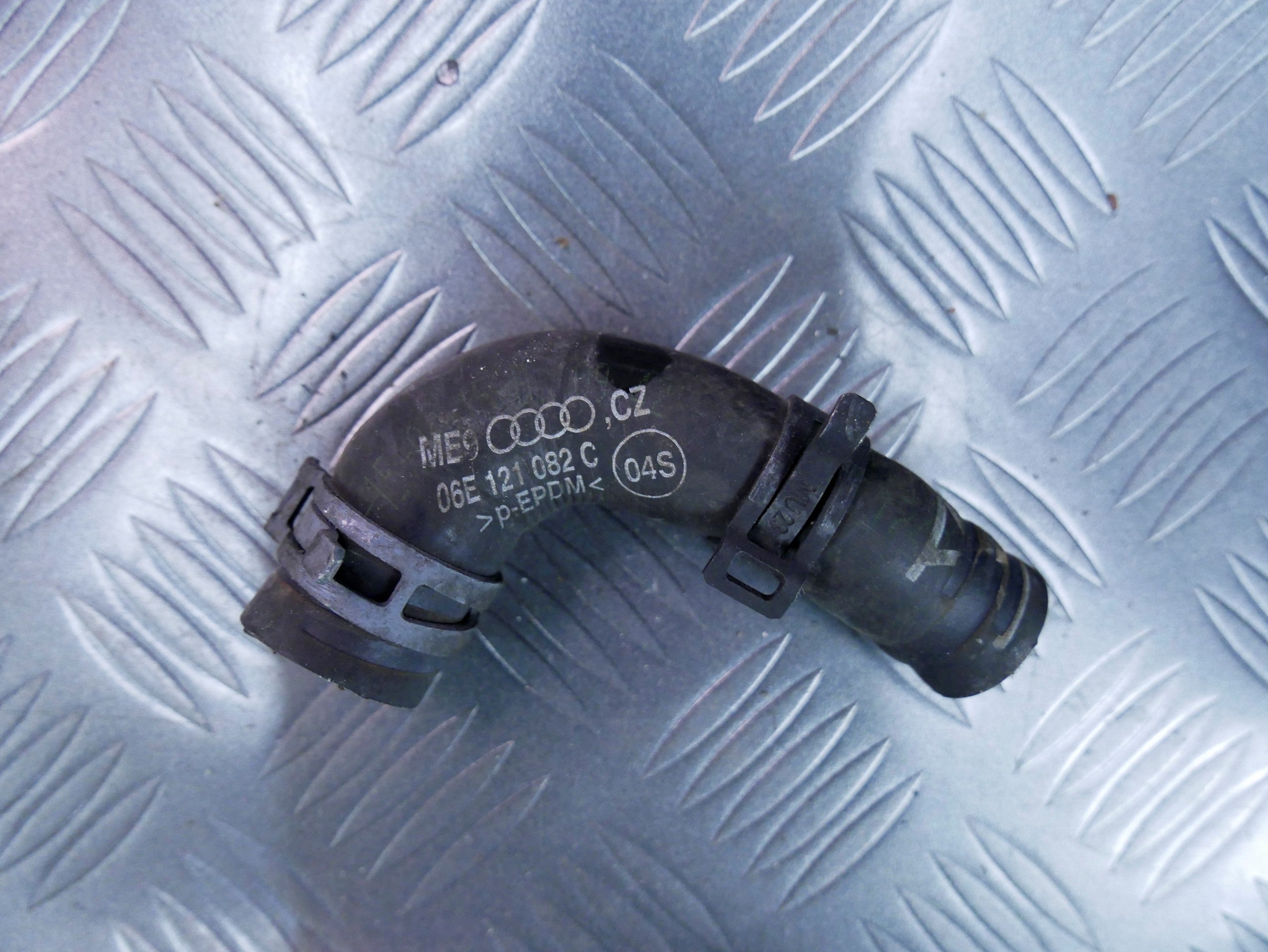 Rura wąż wody 06E121082C AUDI Q7 4L 3.0 TFSI