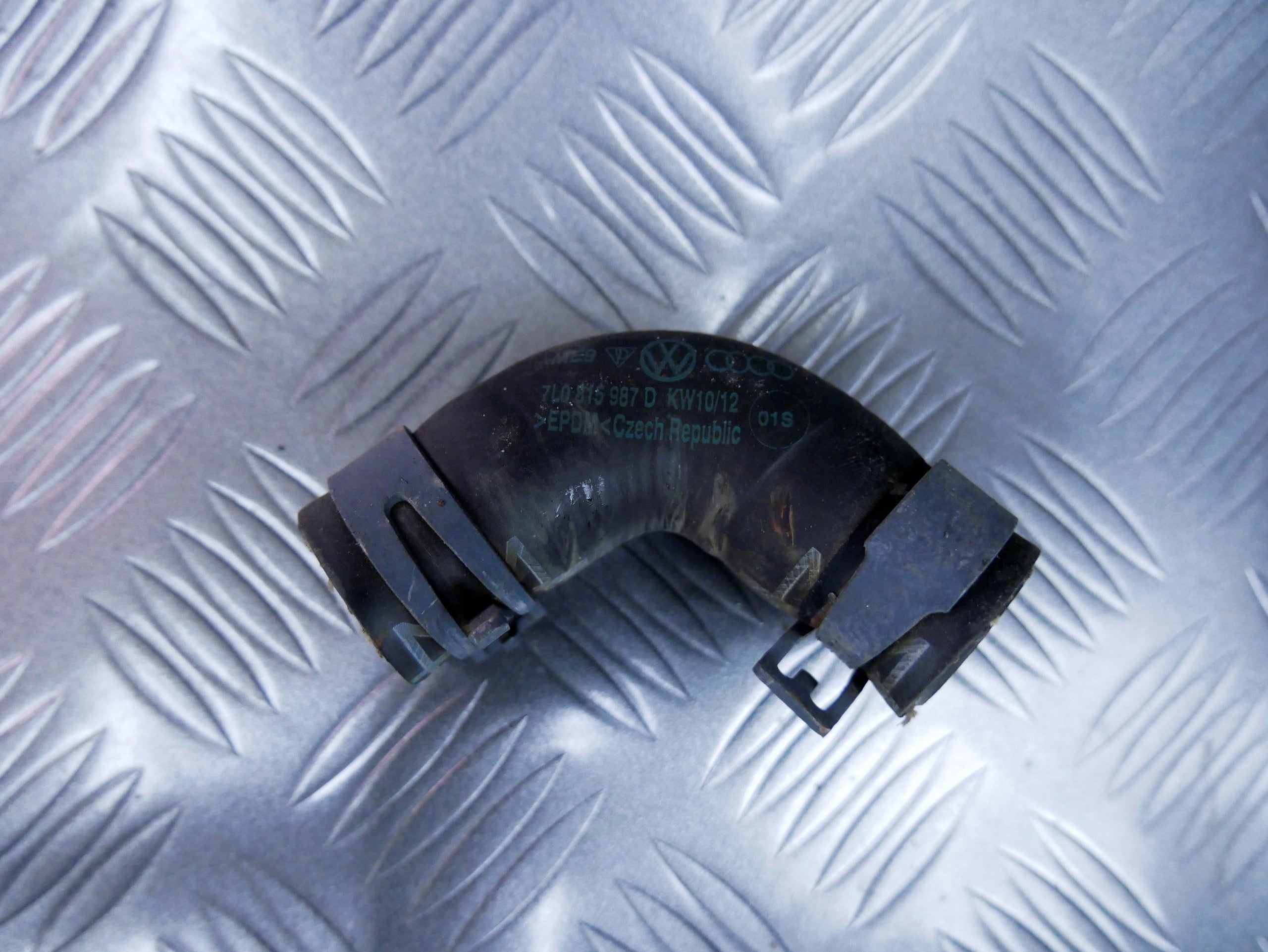 Rura wąż wody 7L0815987D AUDI Q7 4L 3.0 TFSI