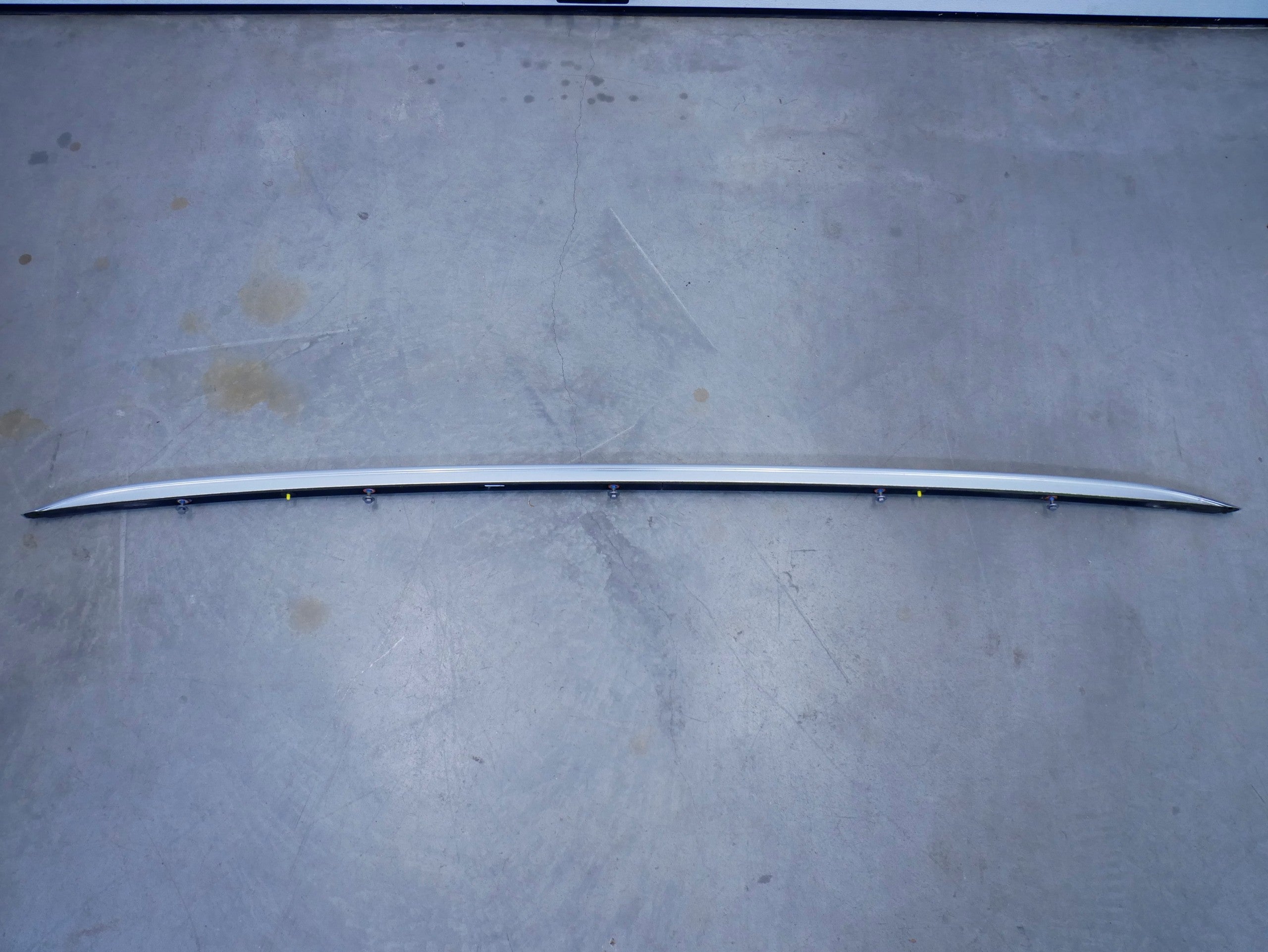 Reling dachowy chrom lewy 4L0860021Q AUDI Q7 4L LIFT