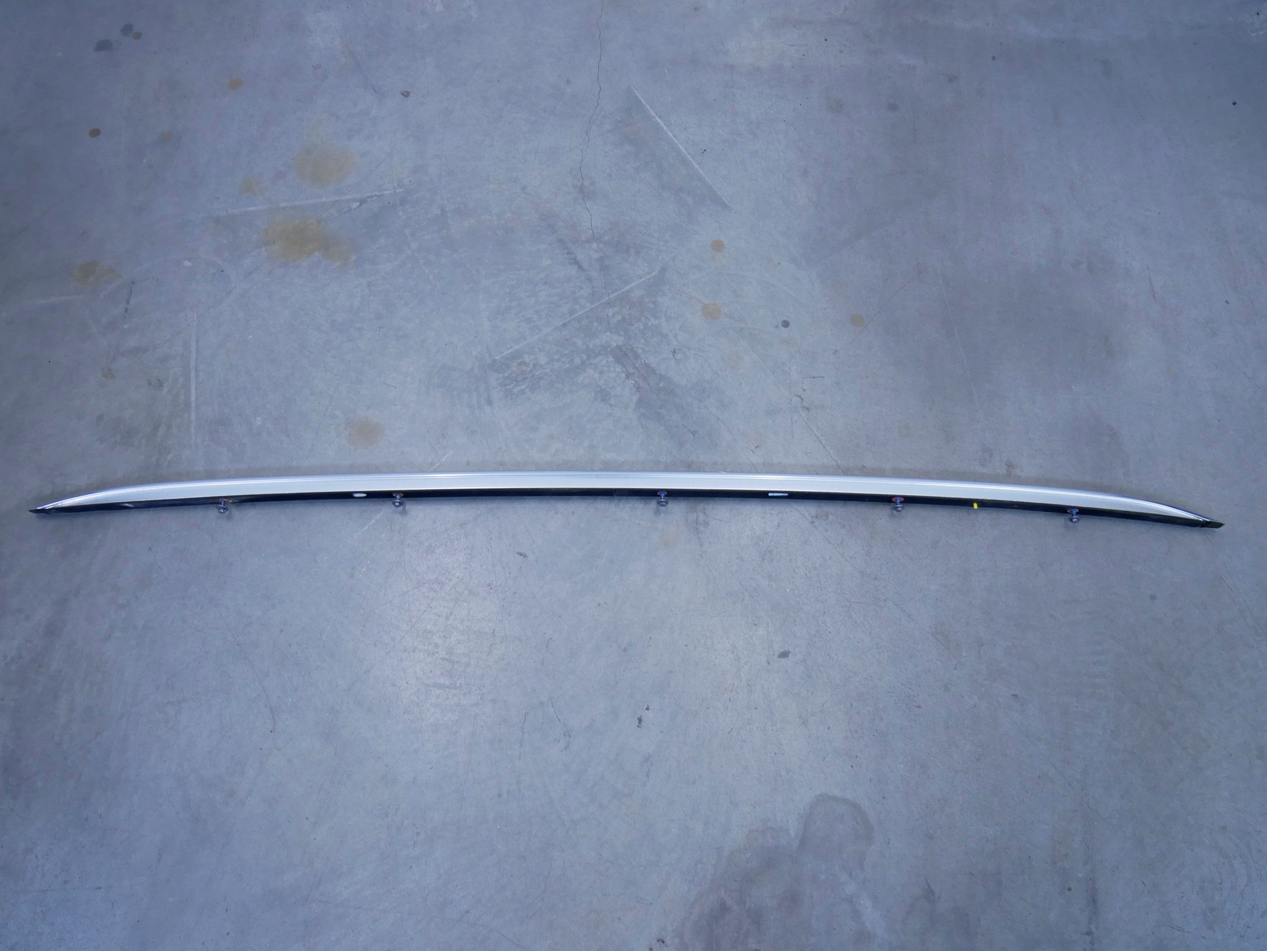 Reling dachowy chrom prawy 4L0860022Q AUDI Q7 4L LIFT