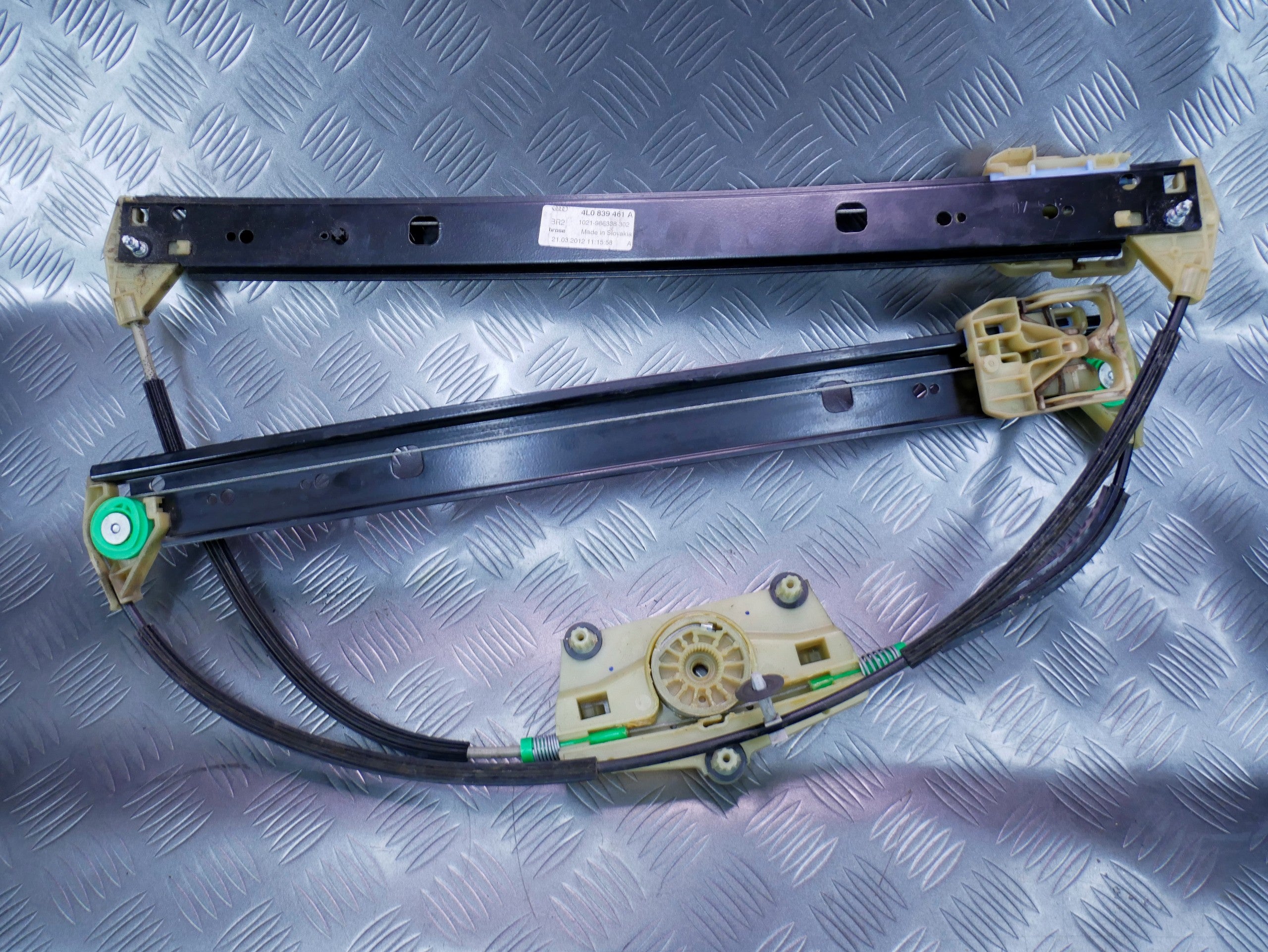 Podnośnik szyby drzwi tył tylny lewy 4L0839461A AUDI Q7 4L LIFT