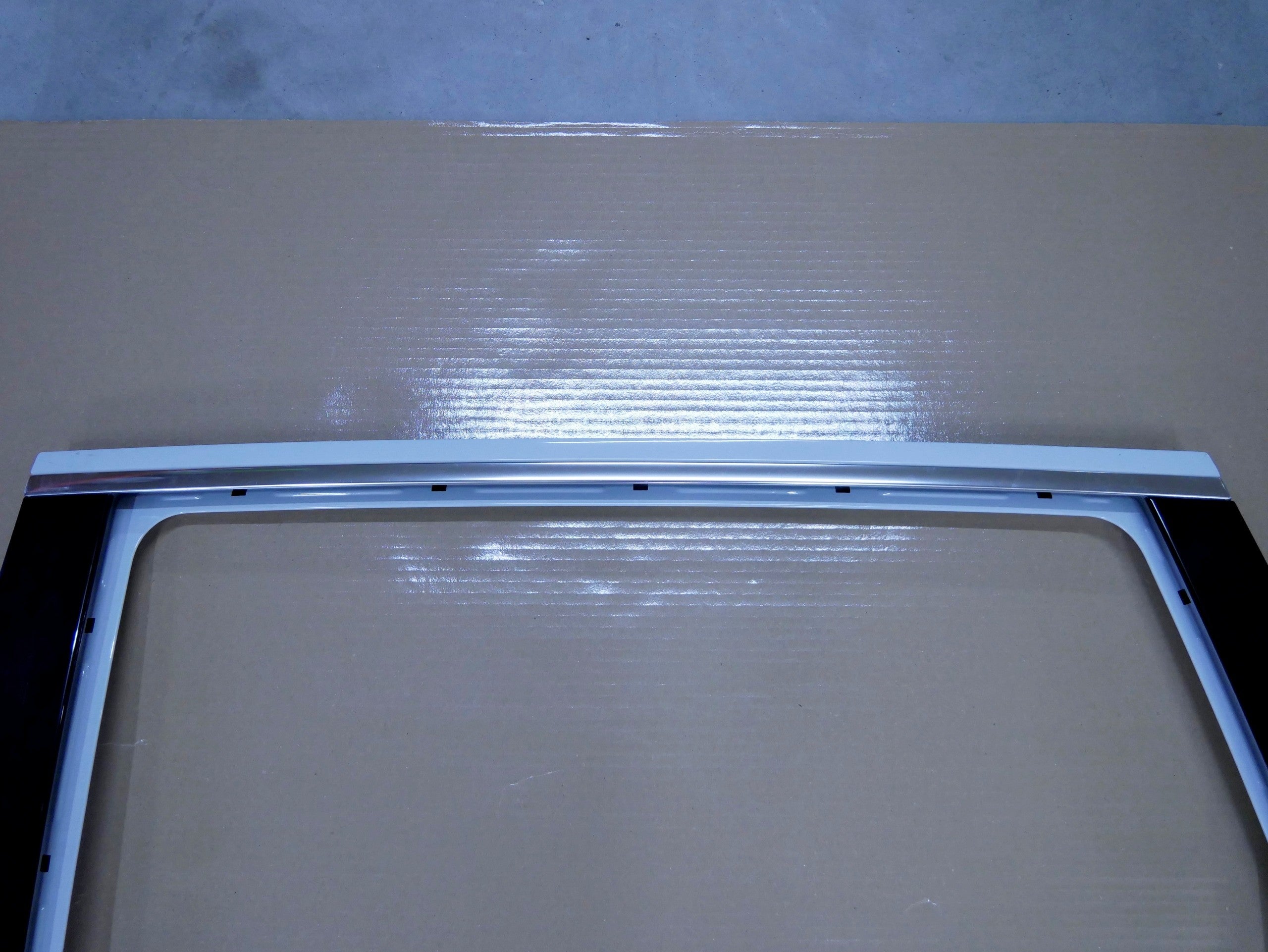 Listwa chrom drzwi tył tylna lewa górna 4L0853815J AUDI Q7 4L LIFT