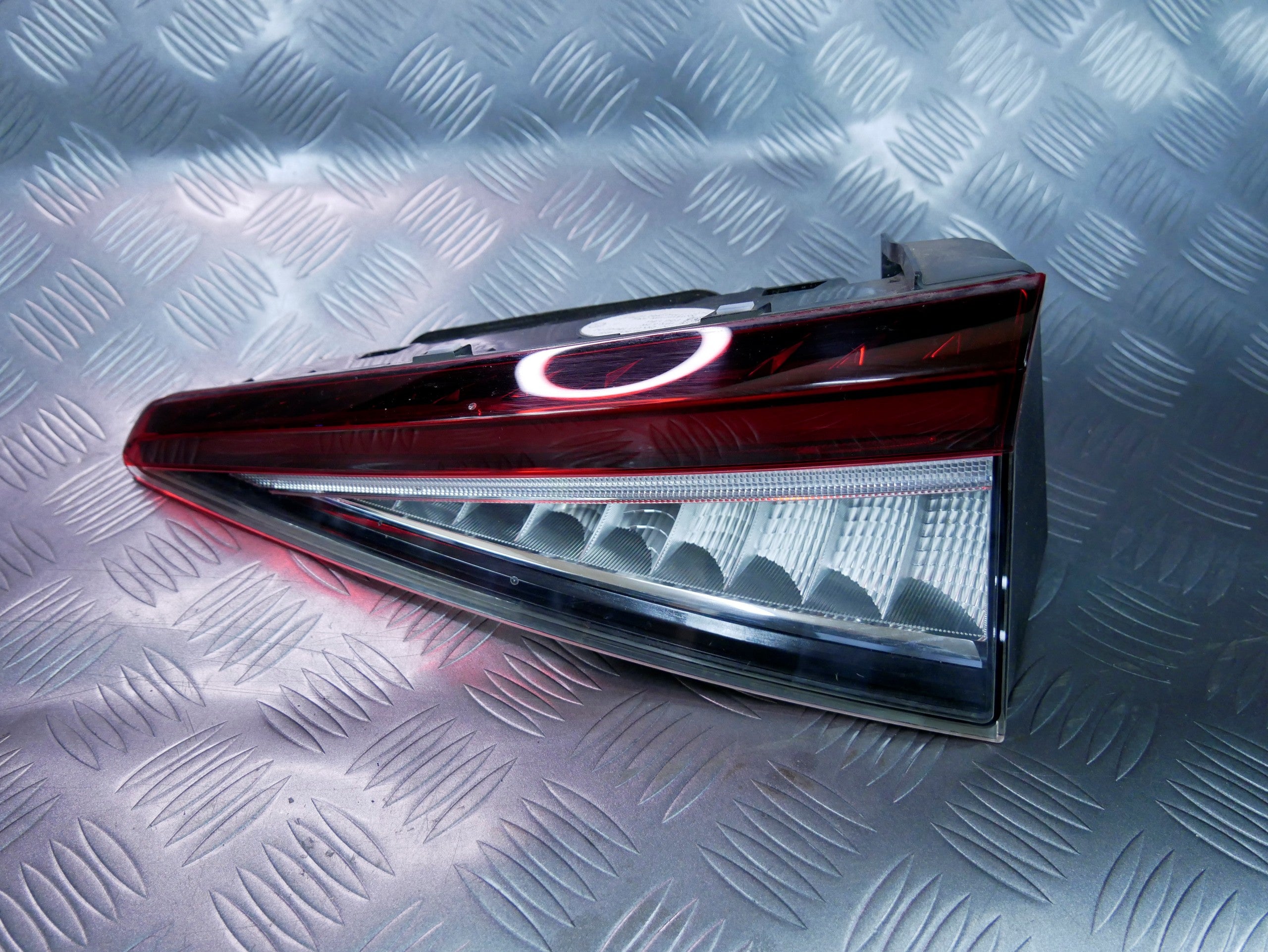 SKODA ENYAQ lampa tył tylna prawa 5LG945308