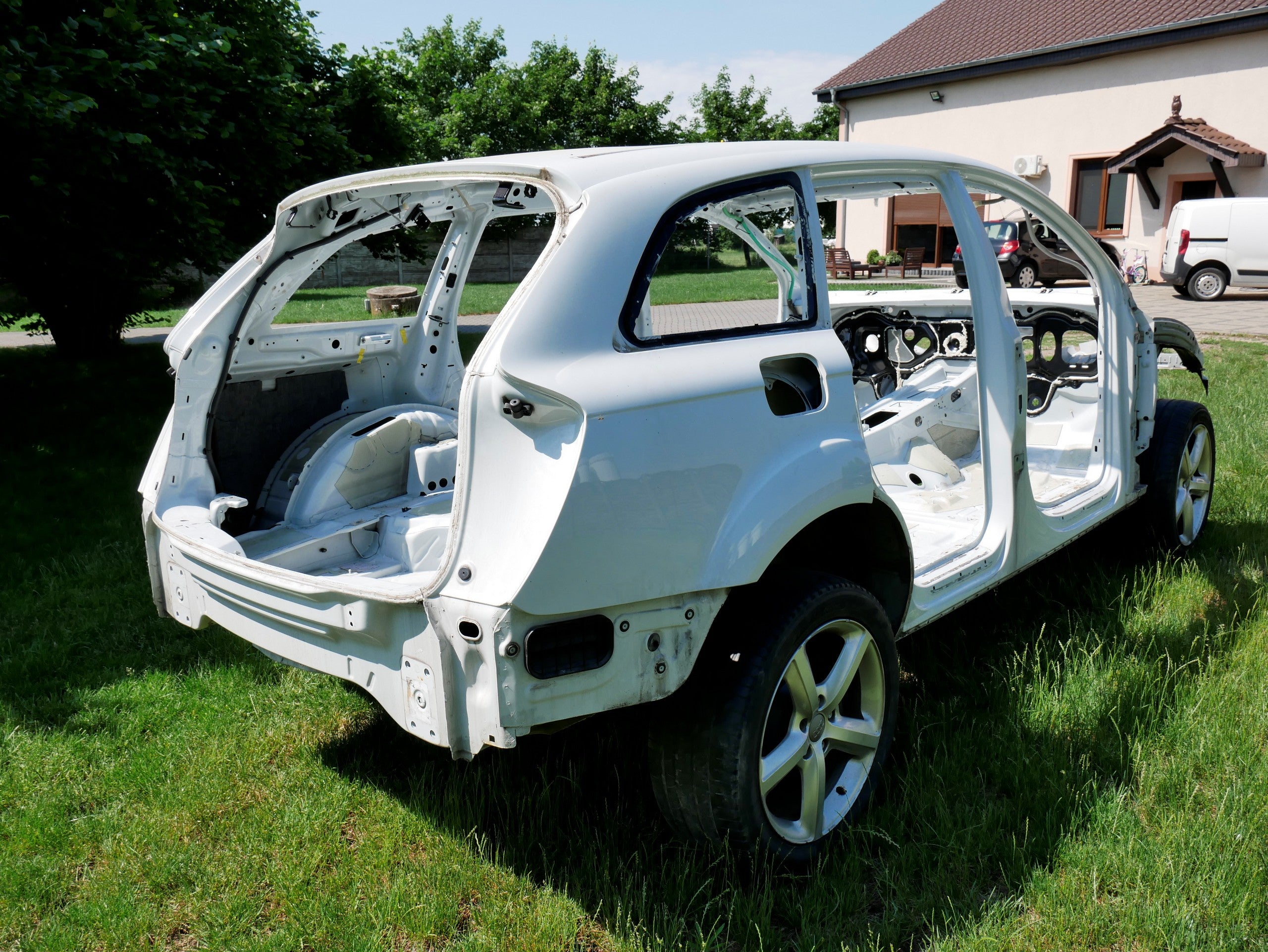 Ćwiartka podłużnica tył tylna prawa AUDI Q7 4L LIFT