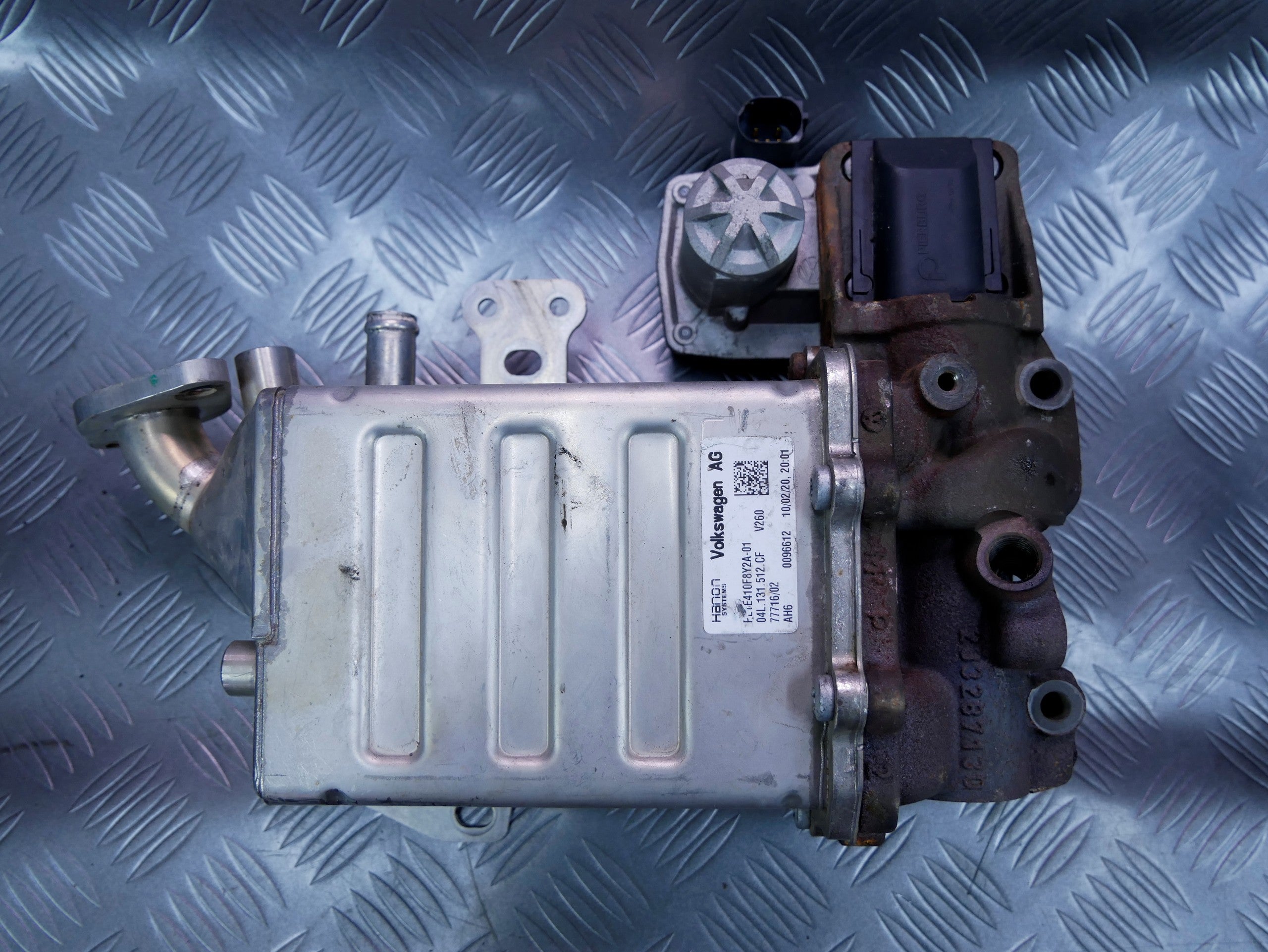 Chłodnica spalin zawór EGR 04L131512CF VW T6 AMAROK CRAFTER 2.0 TDI