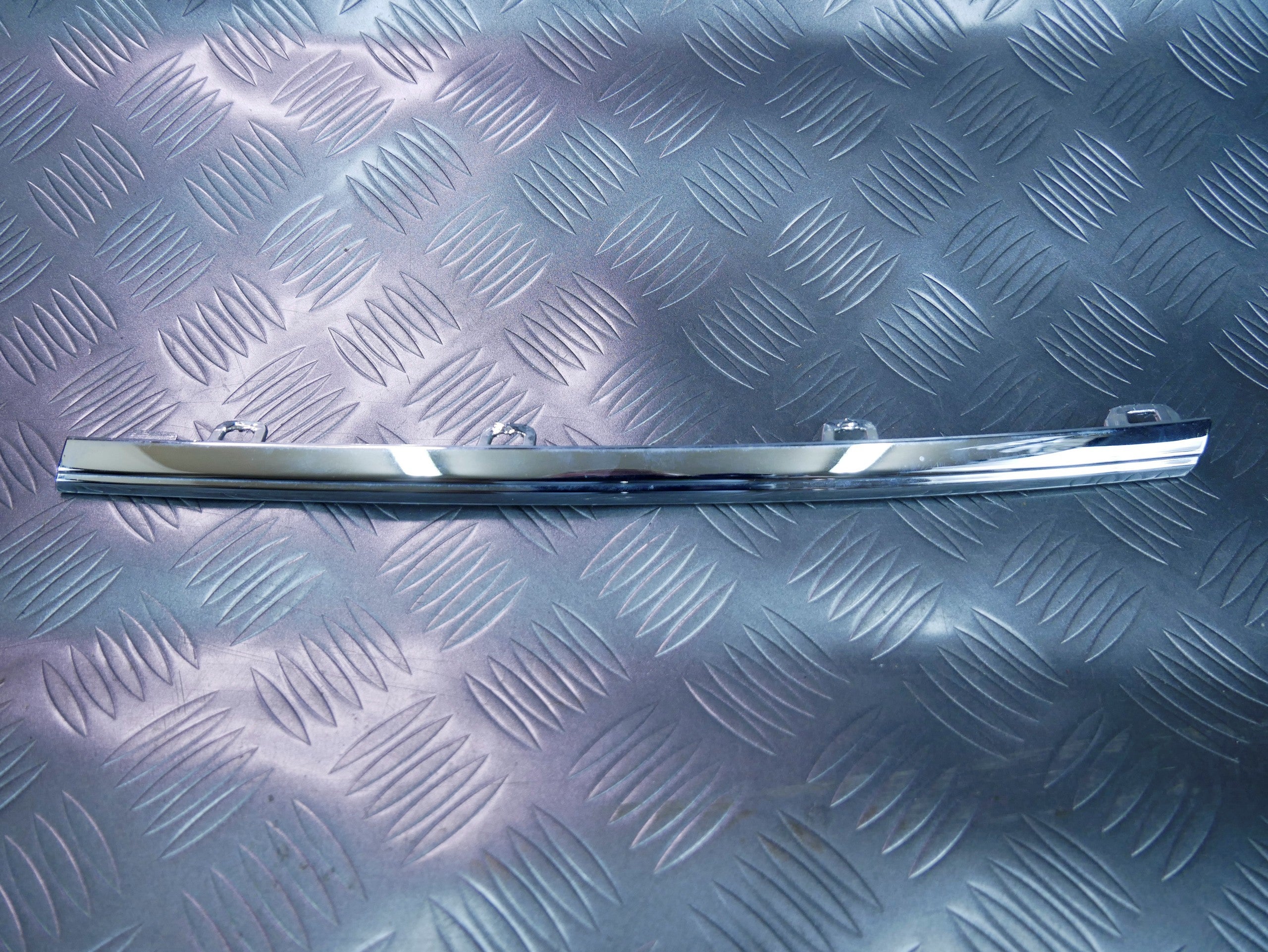 Listwa atrapy grill chrom lewa 5G0853767 VW GOLF VII