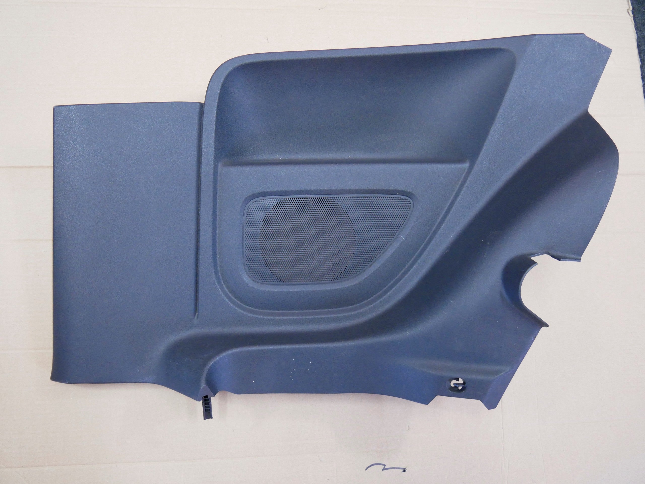 Tapicerka boczek tył tylny prawy 1S3867044N VW UP!