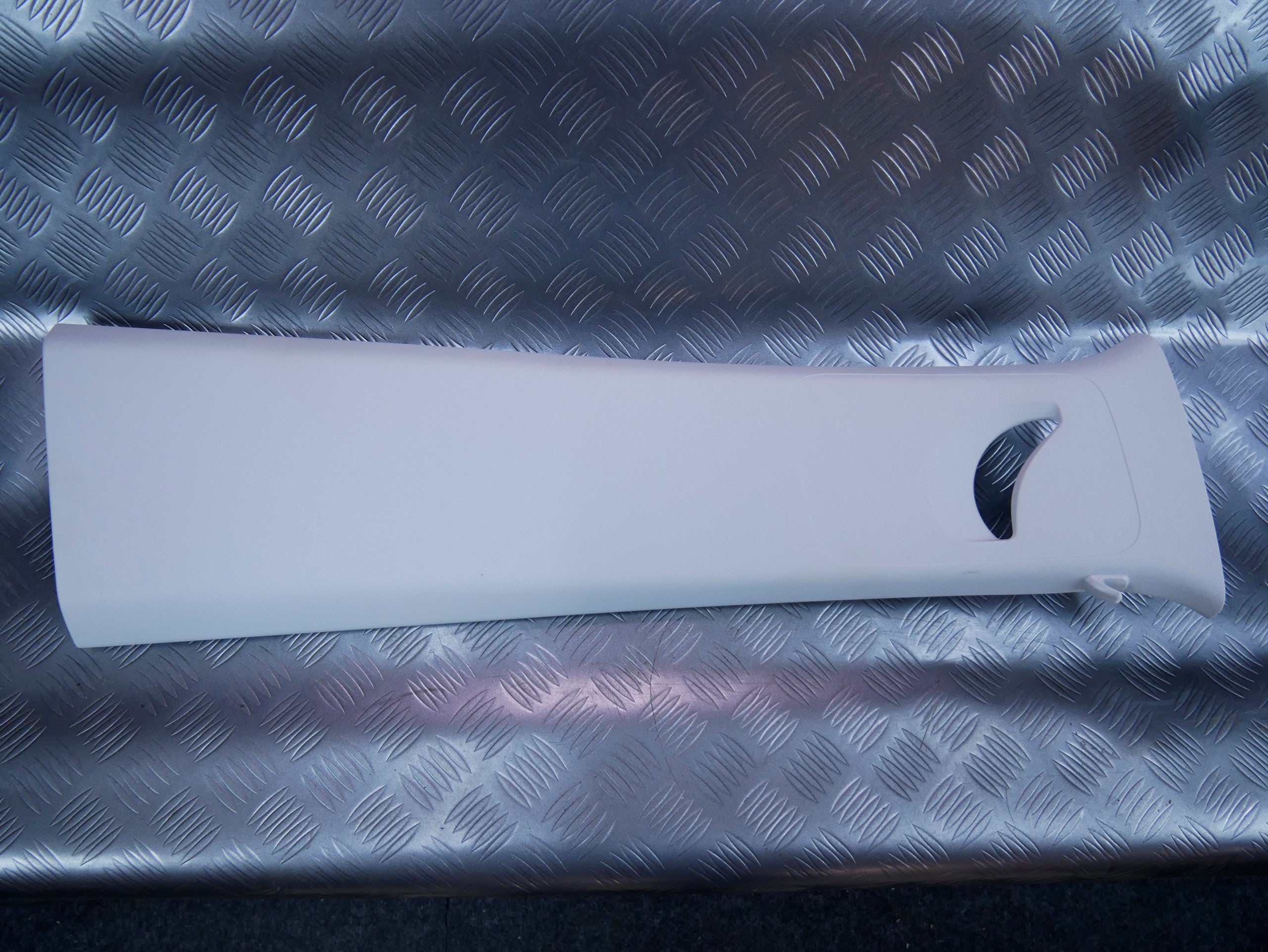 Osłona poszycie słupka środkowego prawe 1S4867244A VW UP!