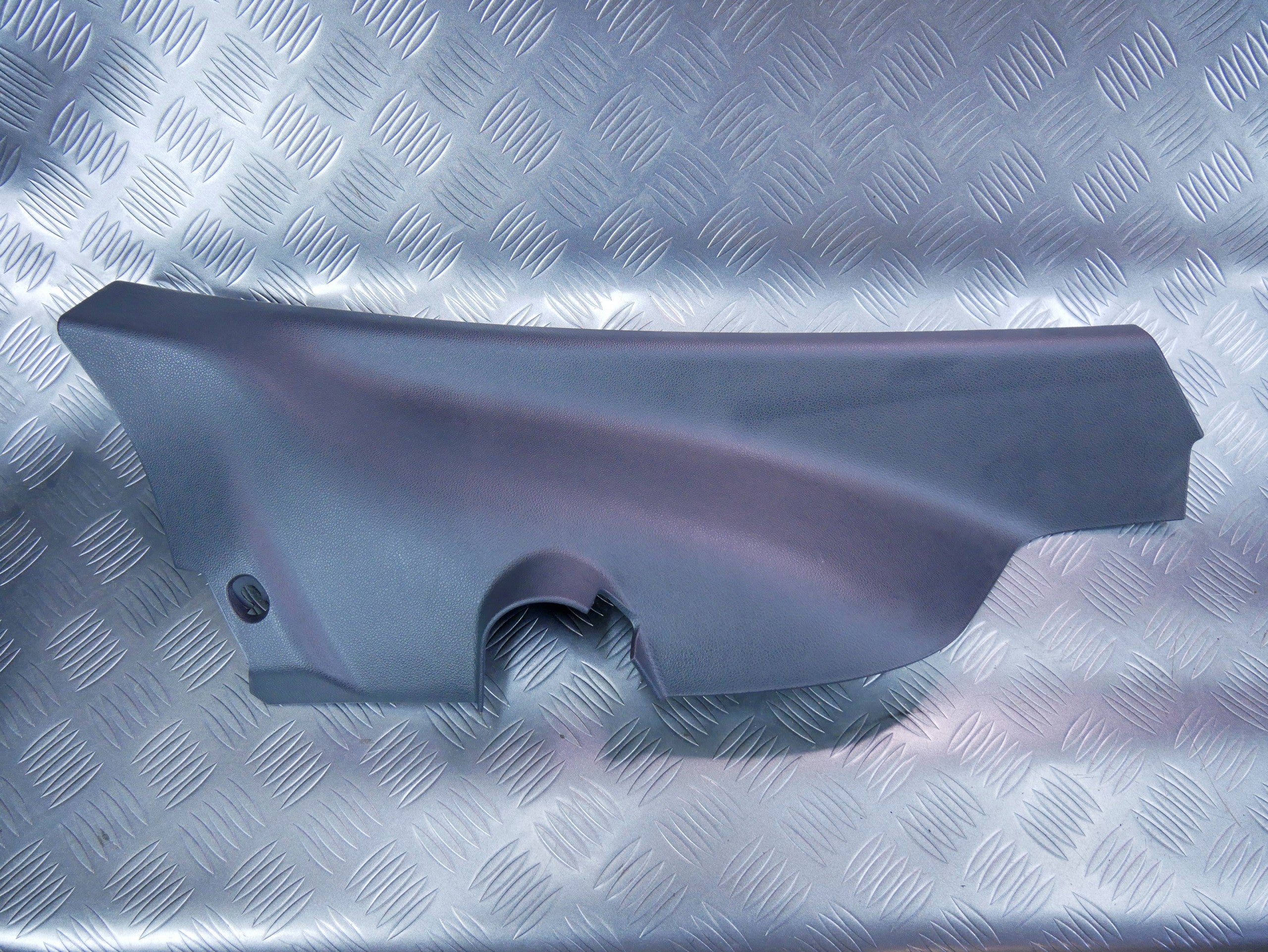 Osłona słupka nadkola tył tylna prawa 1S4867766 VW UP!