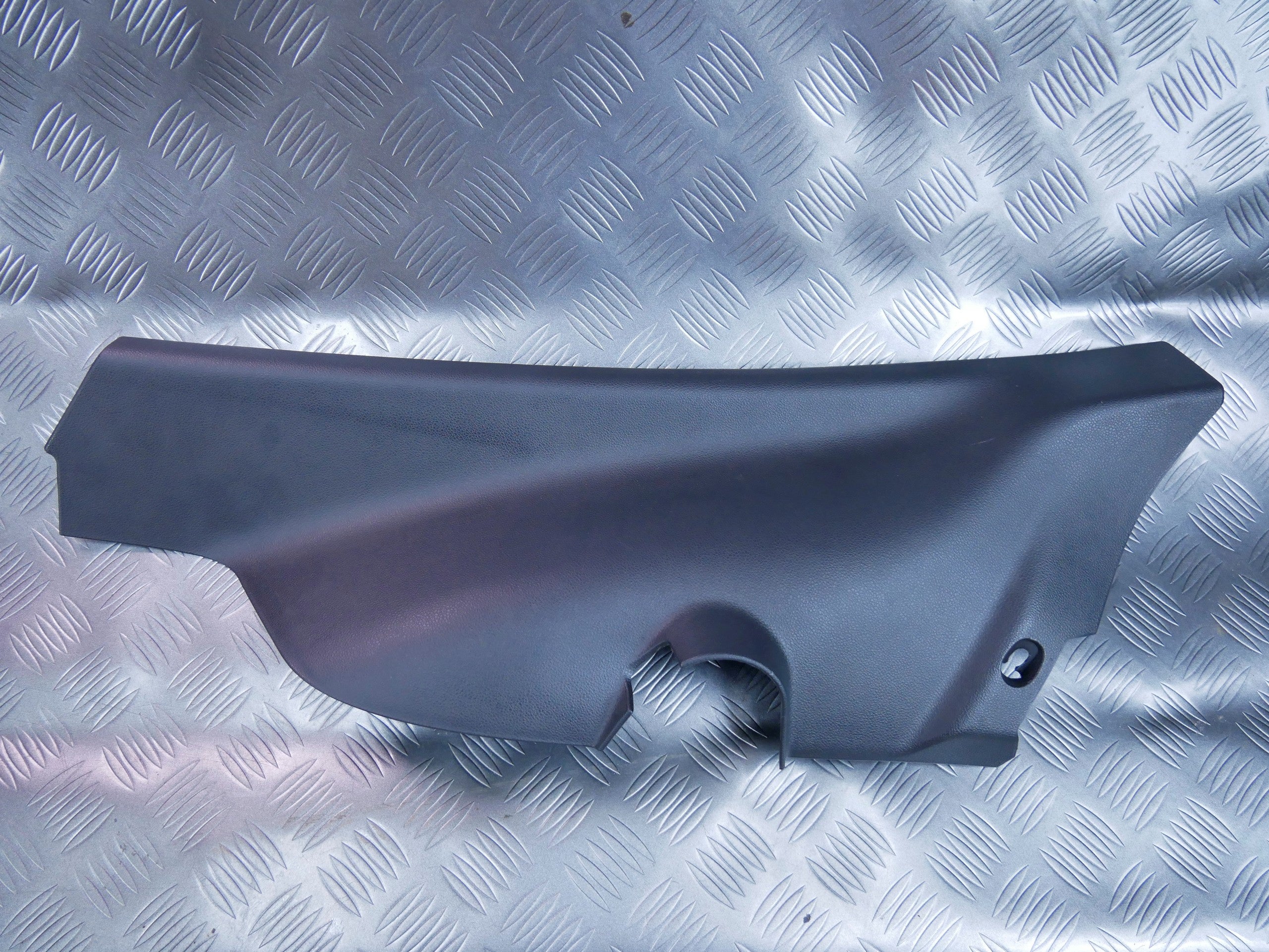 Osłona słupka nadkola tył tylna lewa 1S4867765 VW UP!