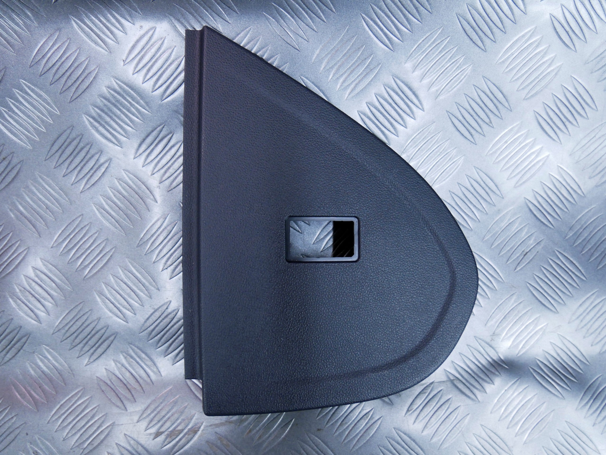 Osłona zaślepka boku konsoli prawa 1S0858248 VW UP!