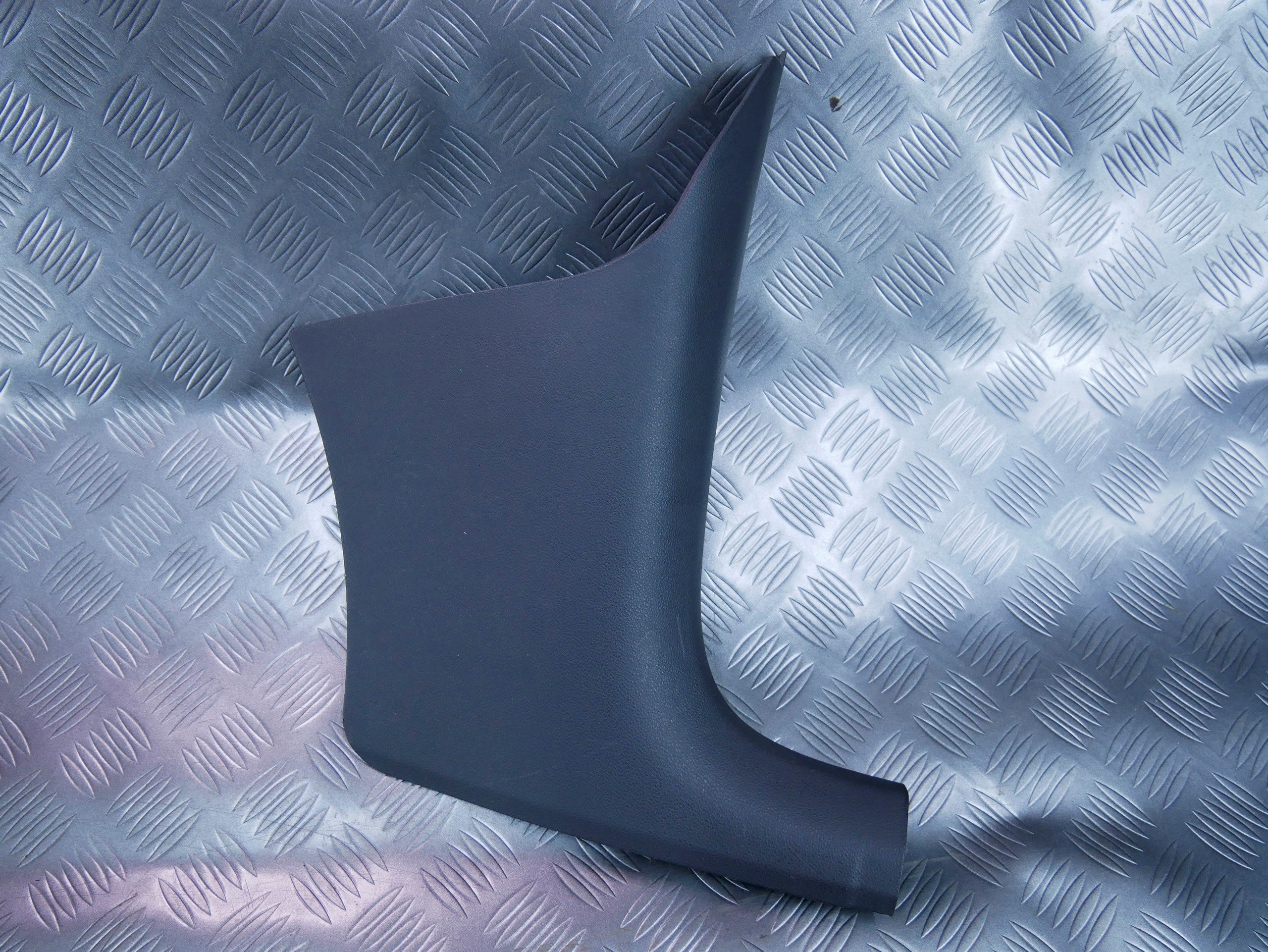 Osłona progu słupka prawa 1S1863484 VW UP! SKODA CITIGO