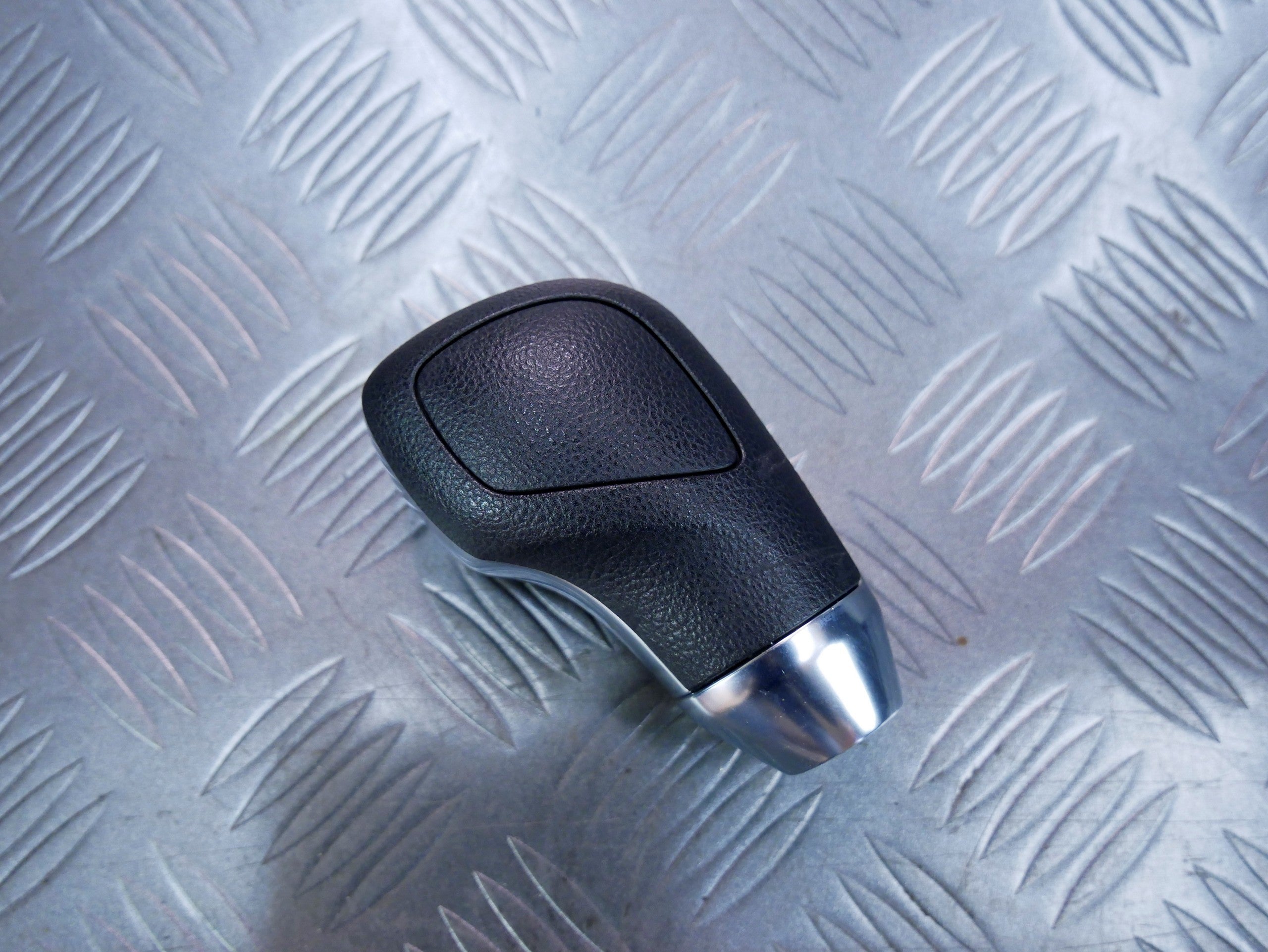 Gałka zmiany biegów automat 1S0713141 VW UP! SKODA CITIGO