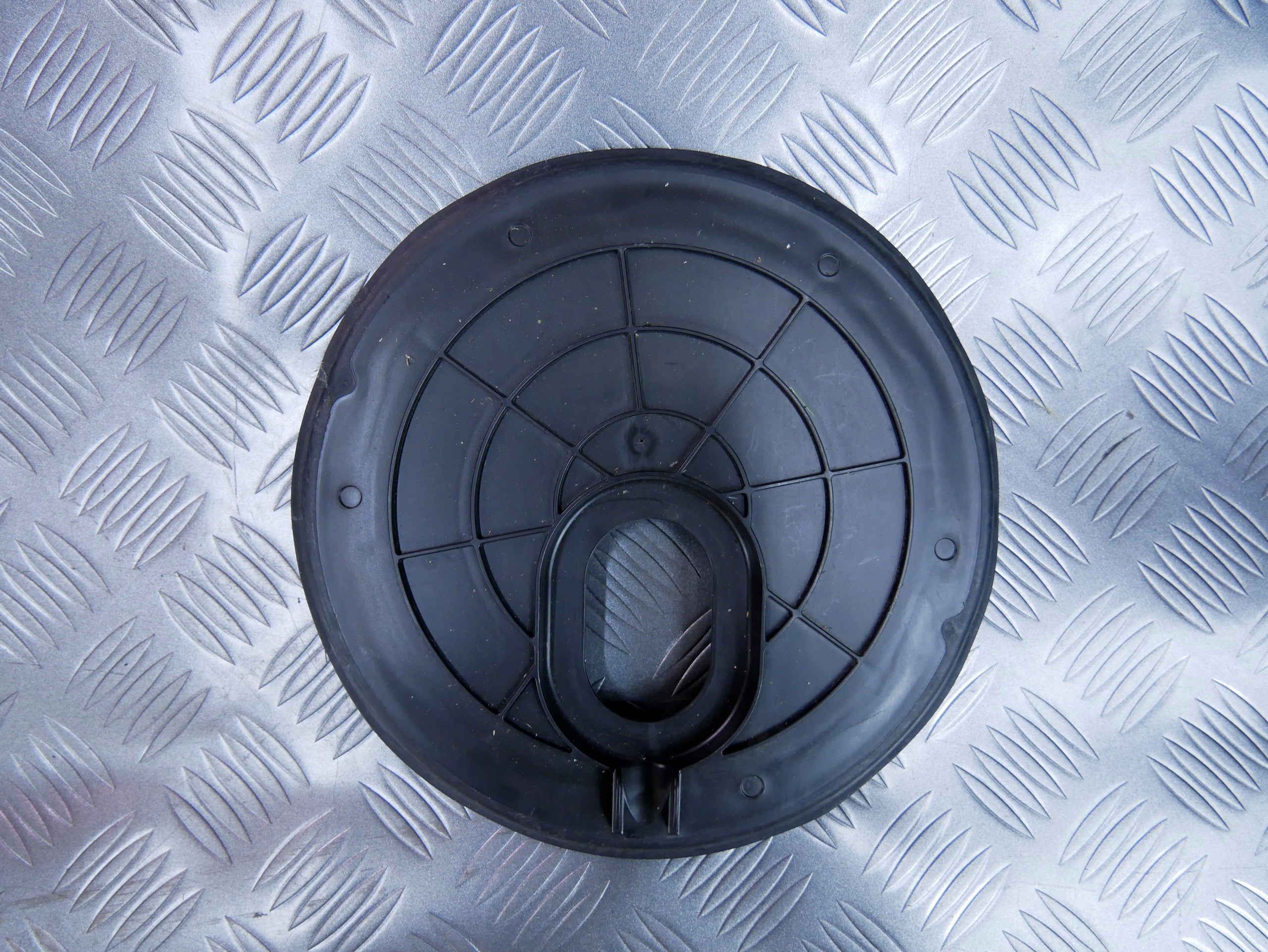 Osłona pokrywa pompy czujnika paliwa 5N0803961 VW UP! SKODA CITIGO