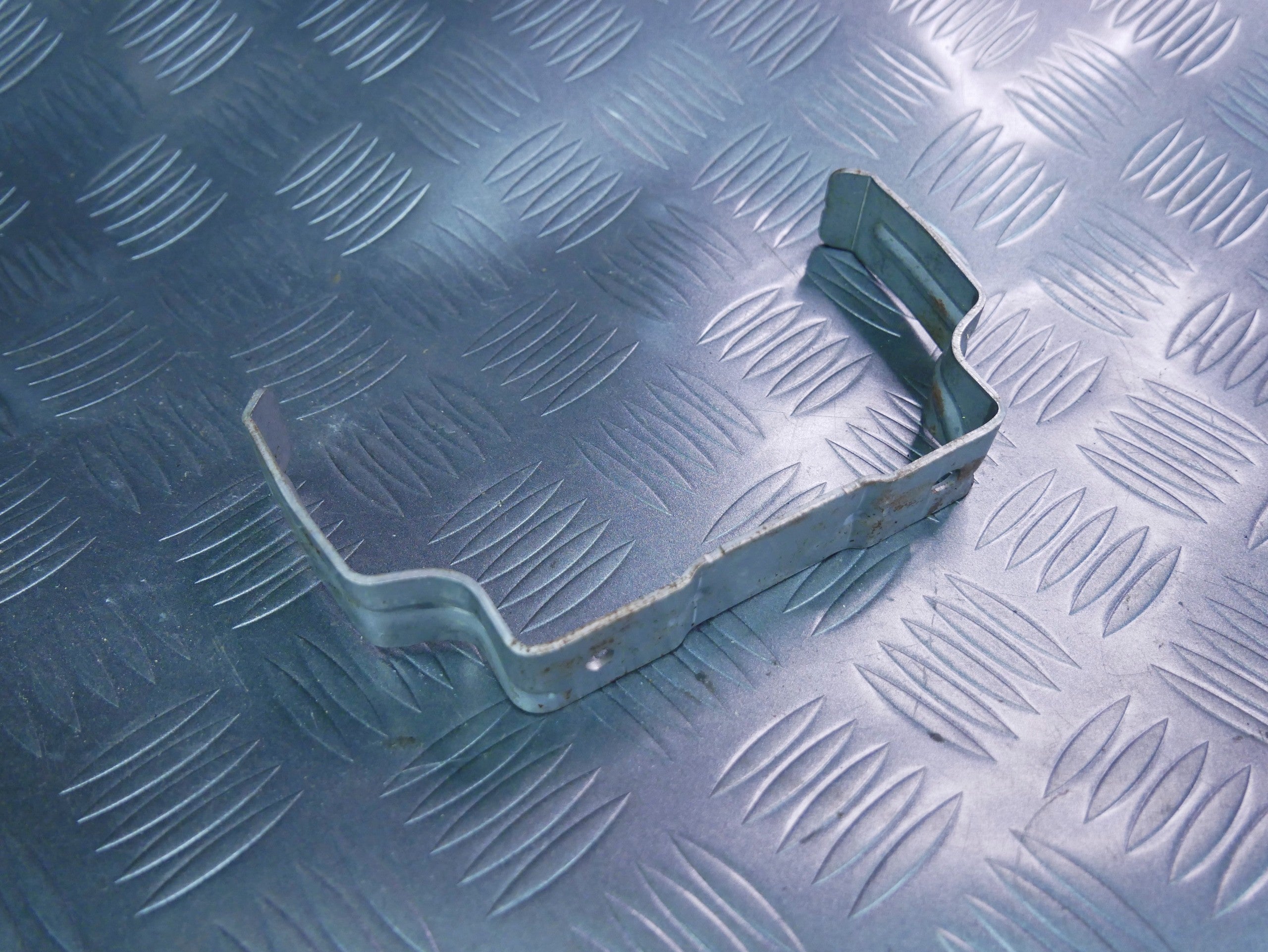 Wspornik mocowanie tunelu 1S0863532 VW UP! SKODA CITIGO