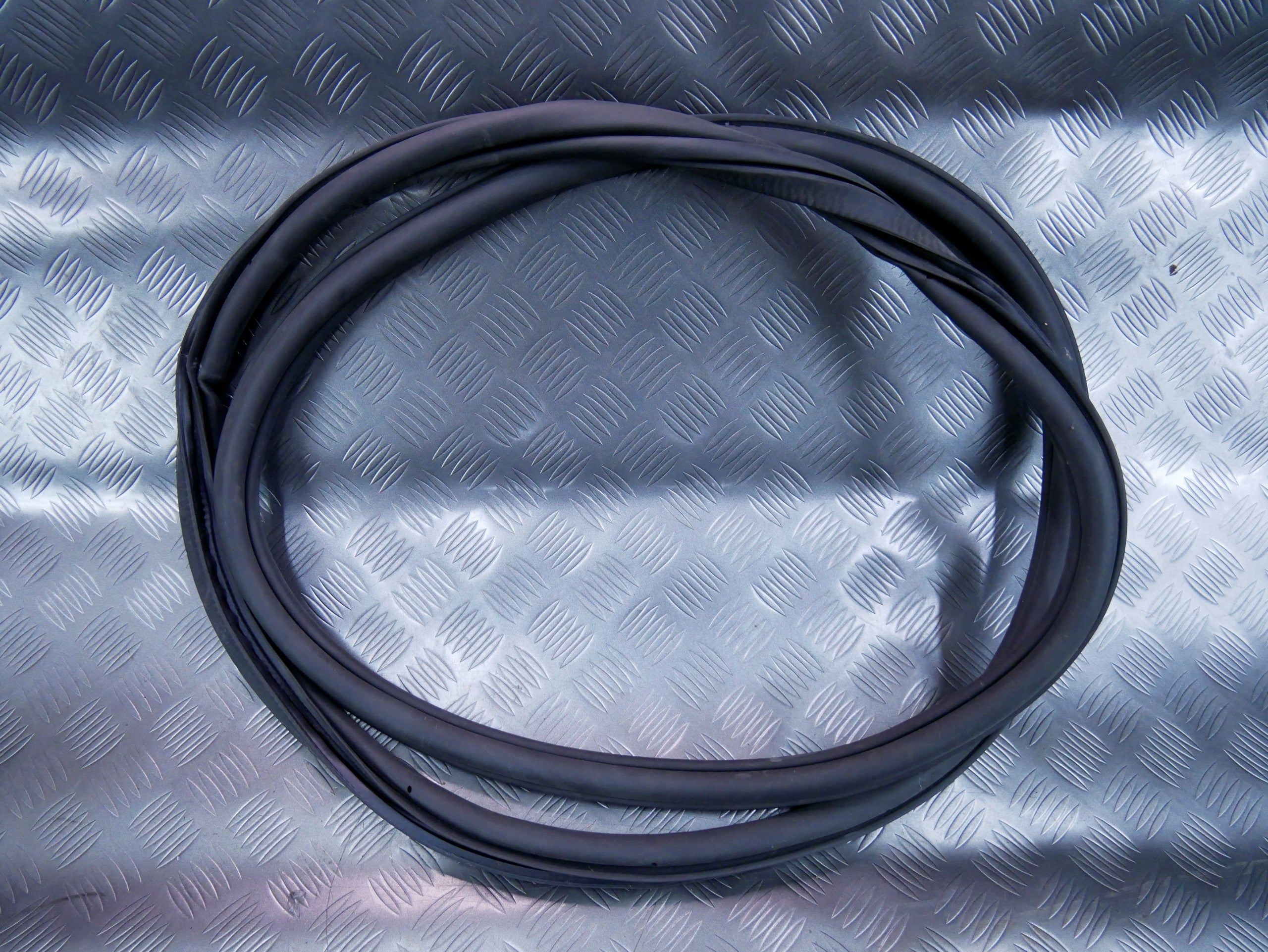 Uszczelka drzwi tył tylna prawa 1S4867914C VW UP! SKODA CITIGO