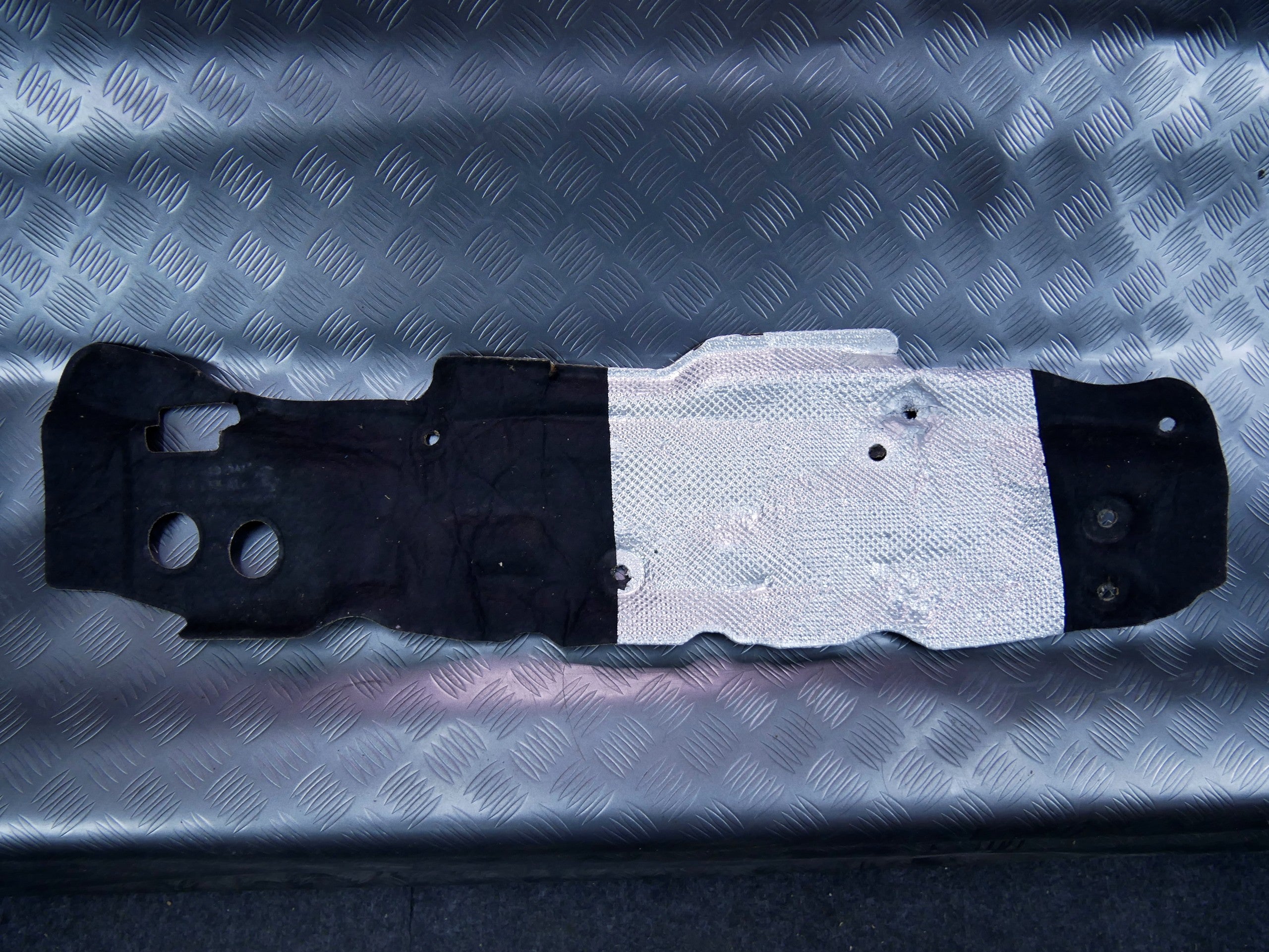 Wygłuszenie podszybia 5JA863993D VW UP! SKODA CITIGO