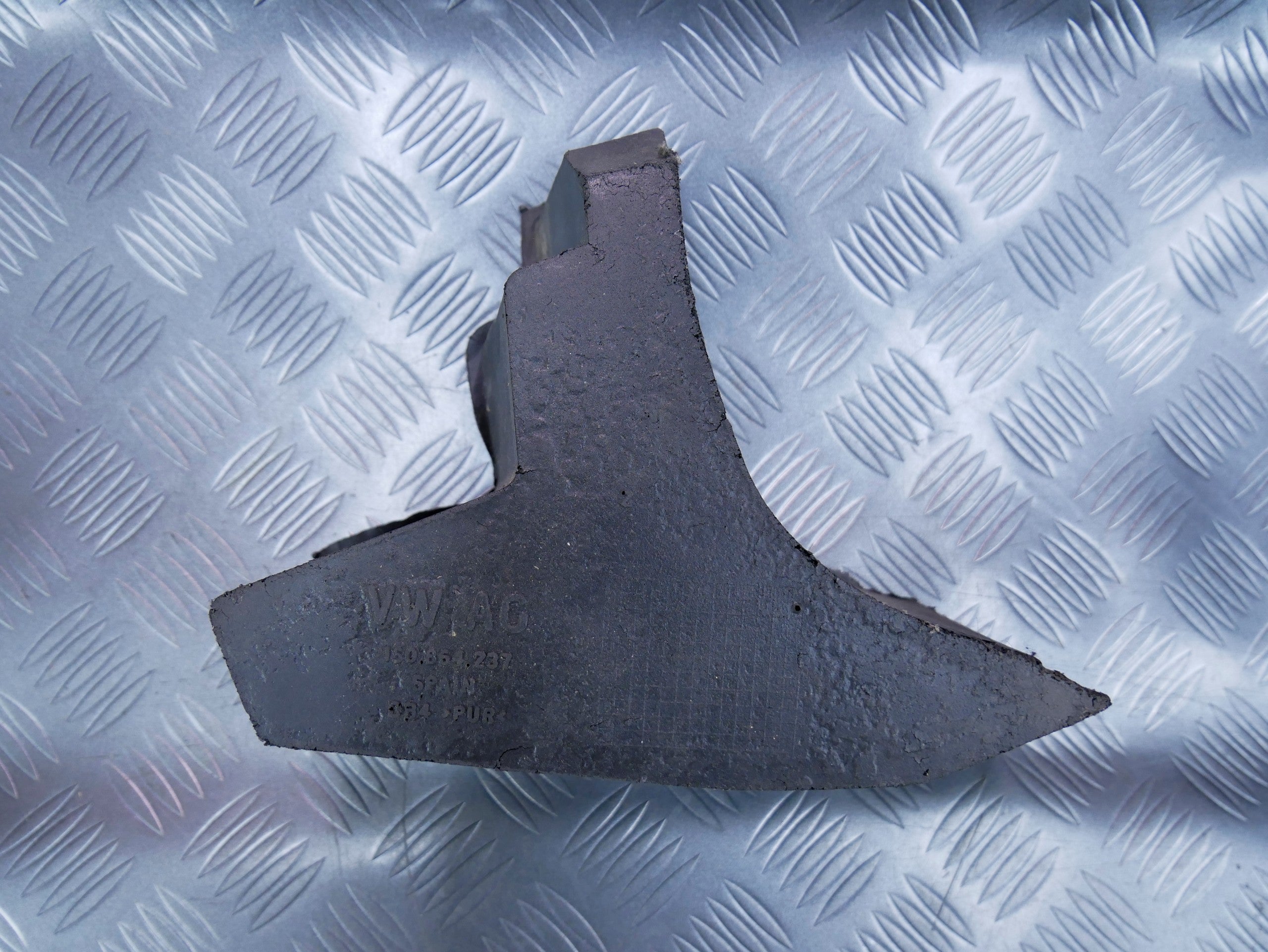 Pianka błotnika prawa lewa 1S0864237 VW UP! SKODA CITIGO