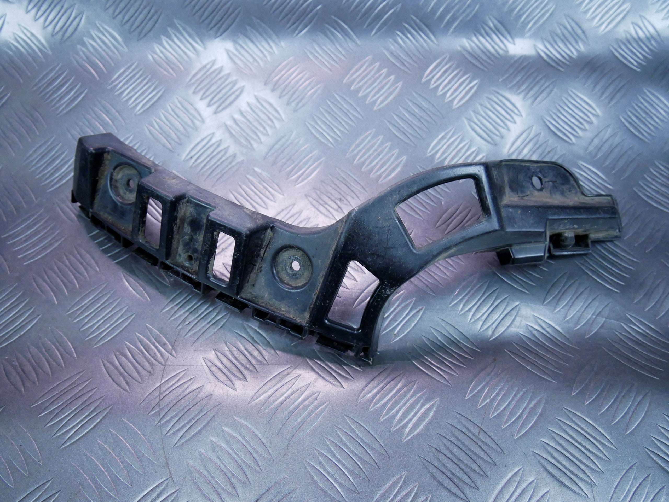 Ślizg zderzaka tył tylny prawy 1S6807394C VW UP! SKODA CITIGO