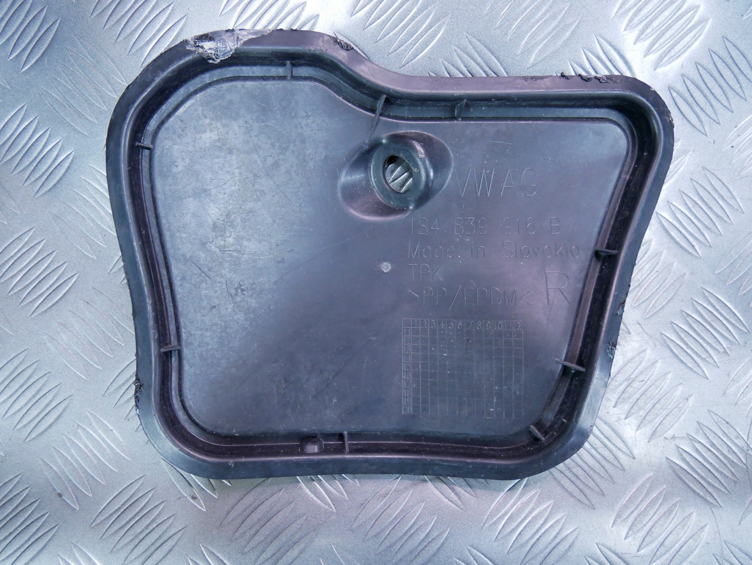 Osłona zaślepka drzwi tył prawa 1S4839916B VW UP! SKODA CITIGO