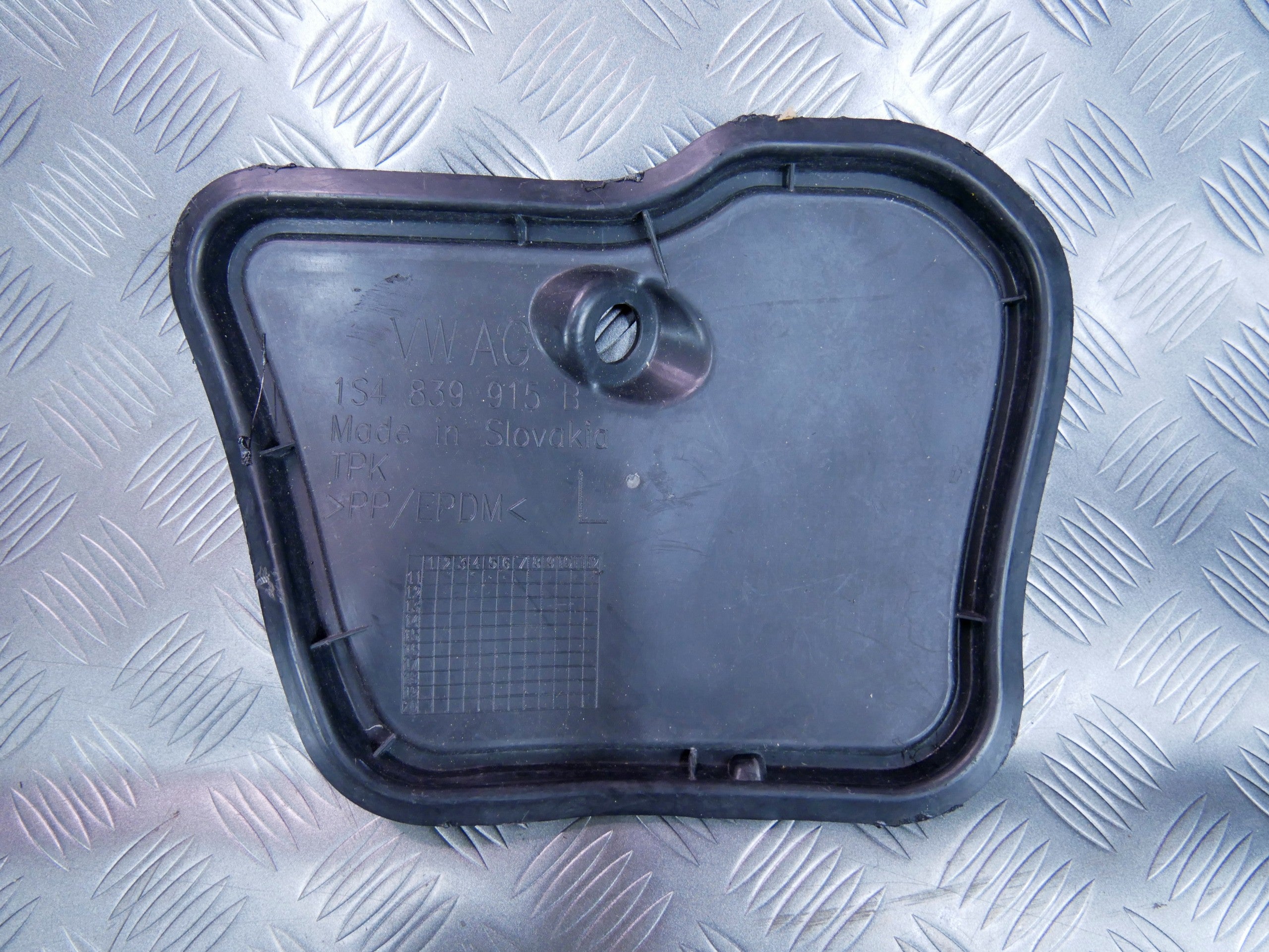 Osłona zaślepka drzwi tył lewa 1S4839915B VW UP! SKODA CITIGO
