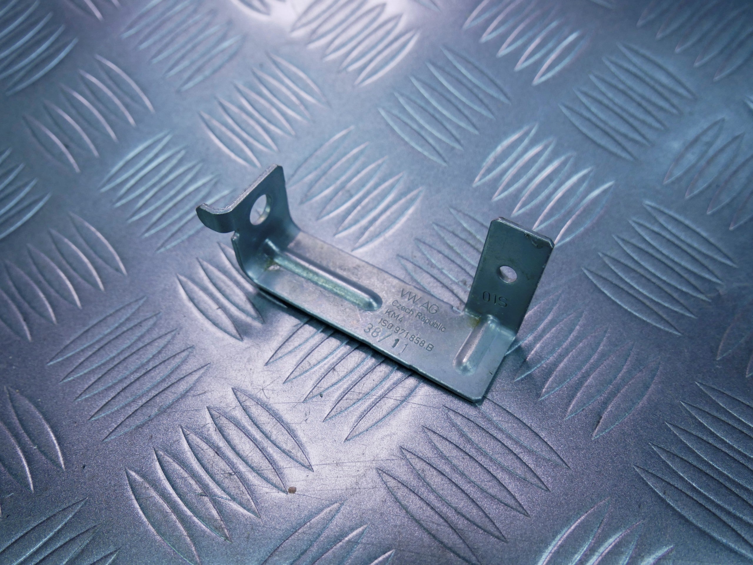 Mocowanie wtyczki skrzyni 1S0971858B VW UP! SKODA CITIGO