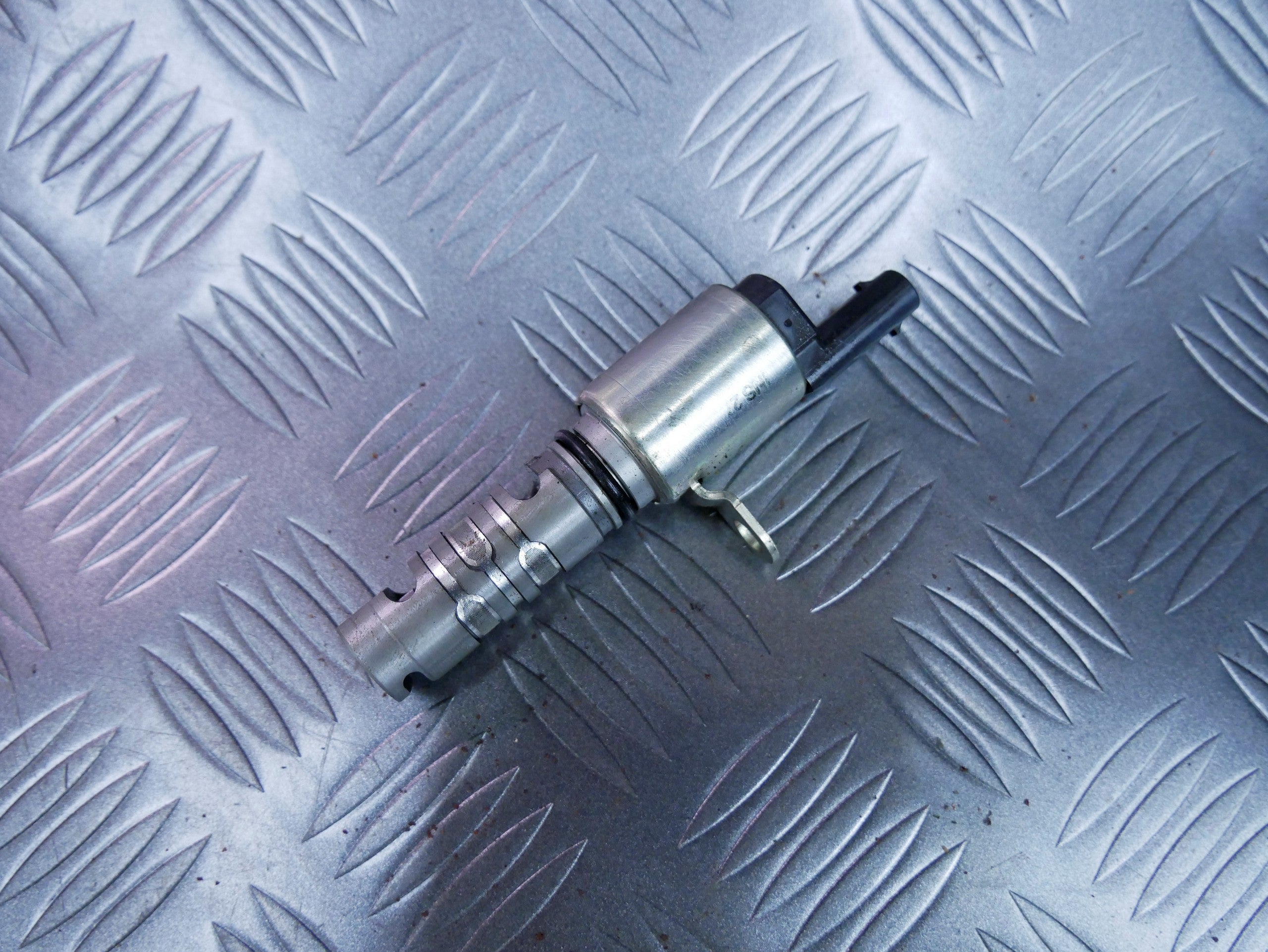 Czujnik rozrządu oleju 04E906455D VW UP! SKODA CITIGO 1.0 MPI