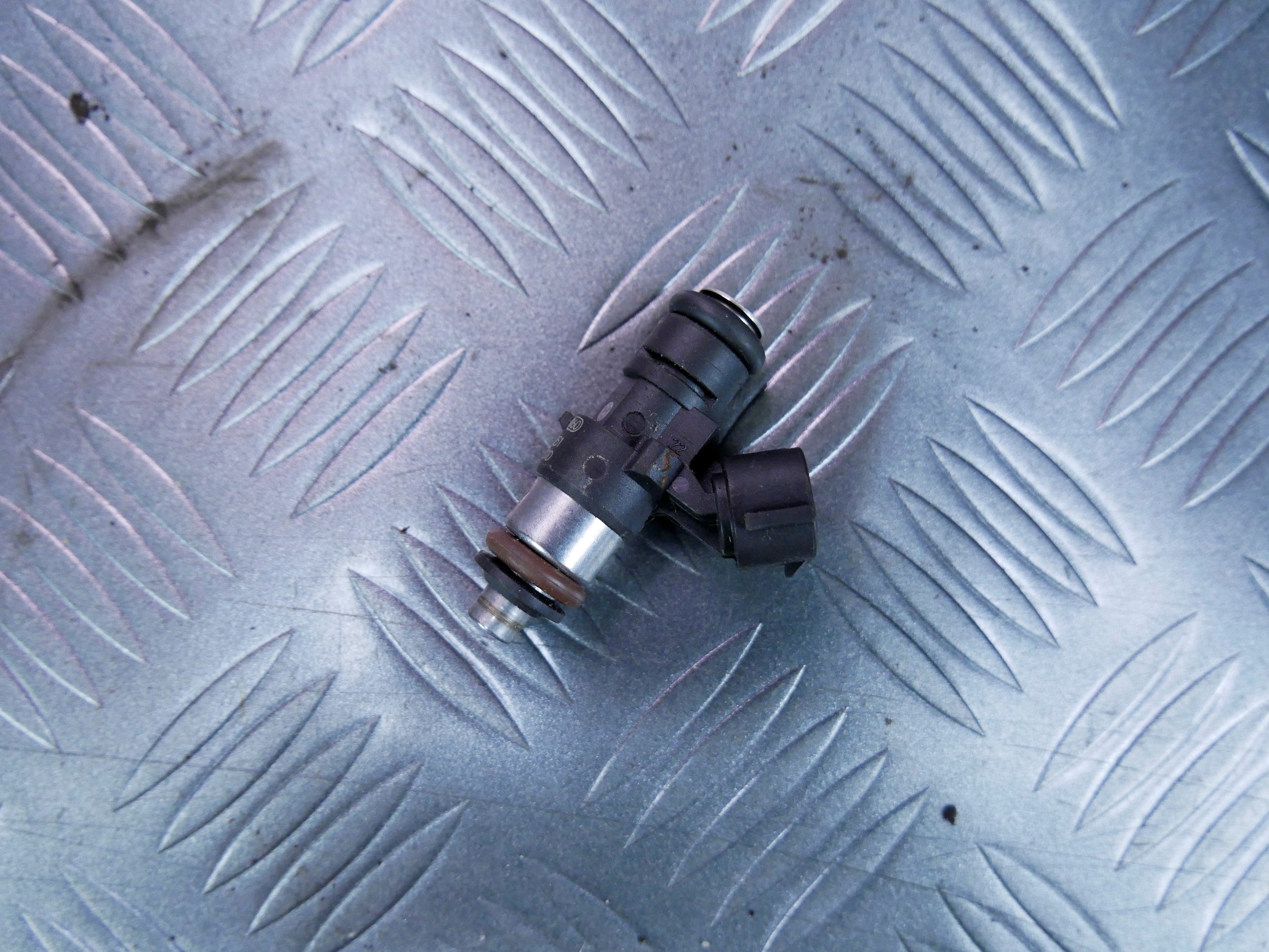 Wtryskiwacz 04C906031D VW UP! SKODA CITIGO 1.0 MPI