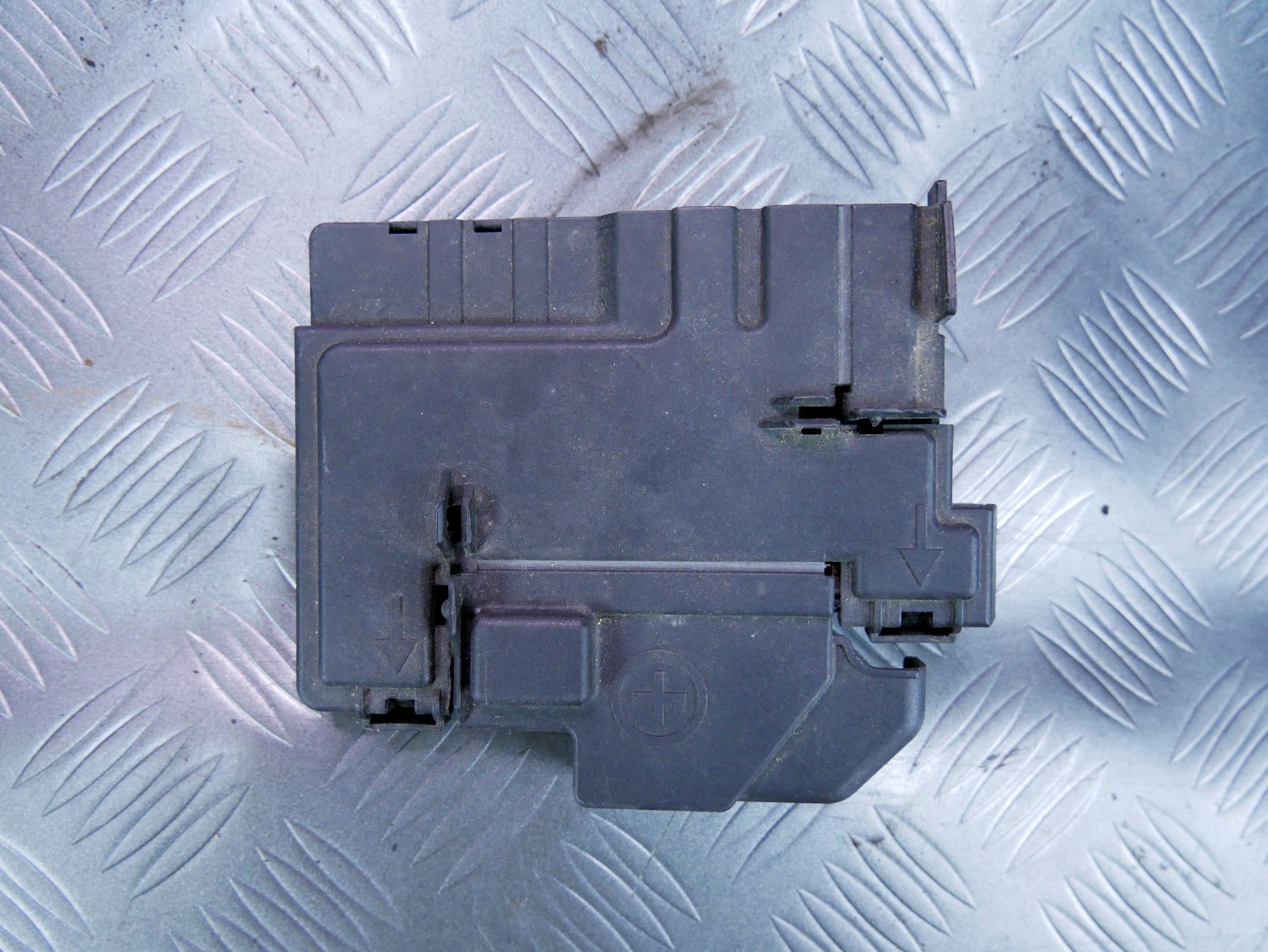 Klema skrzynka bezpieczników 6R0937550A VW UP! SKODA CITIGO