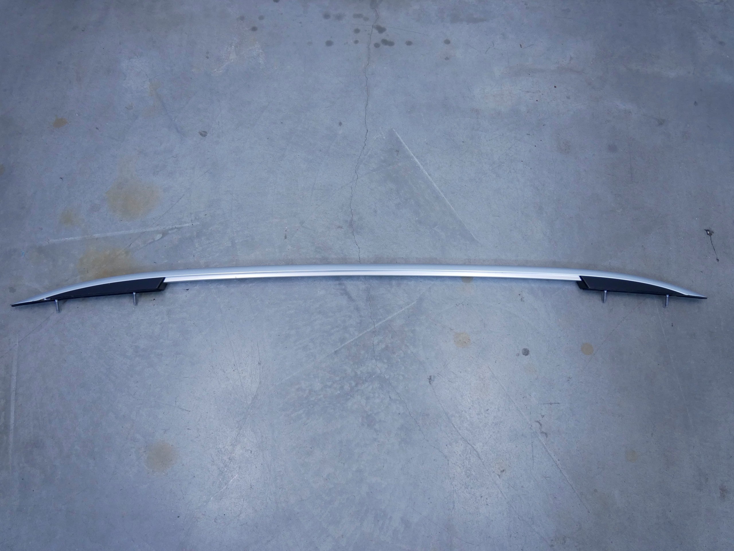 Reling dachowy chrom lewy 1S0860043A VW UP! CROSS